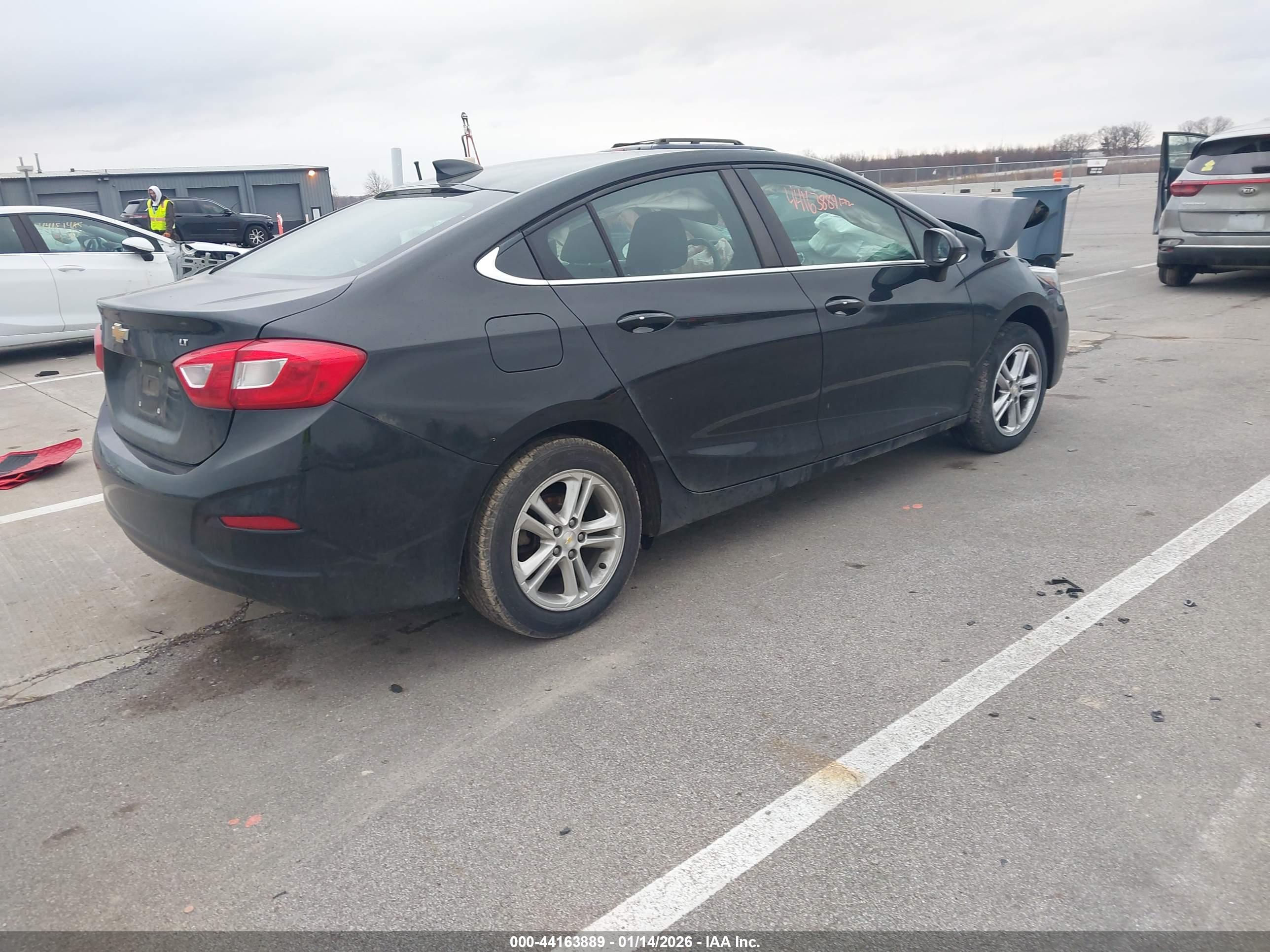 CHEVROLET CRUZE image 4