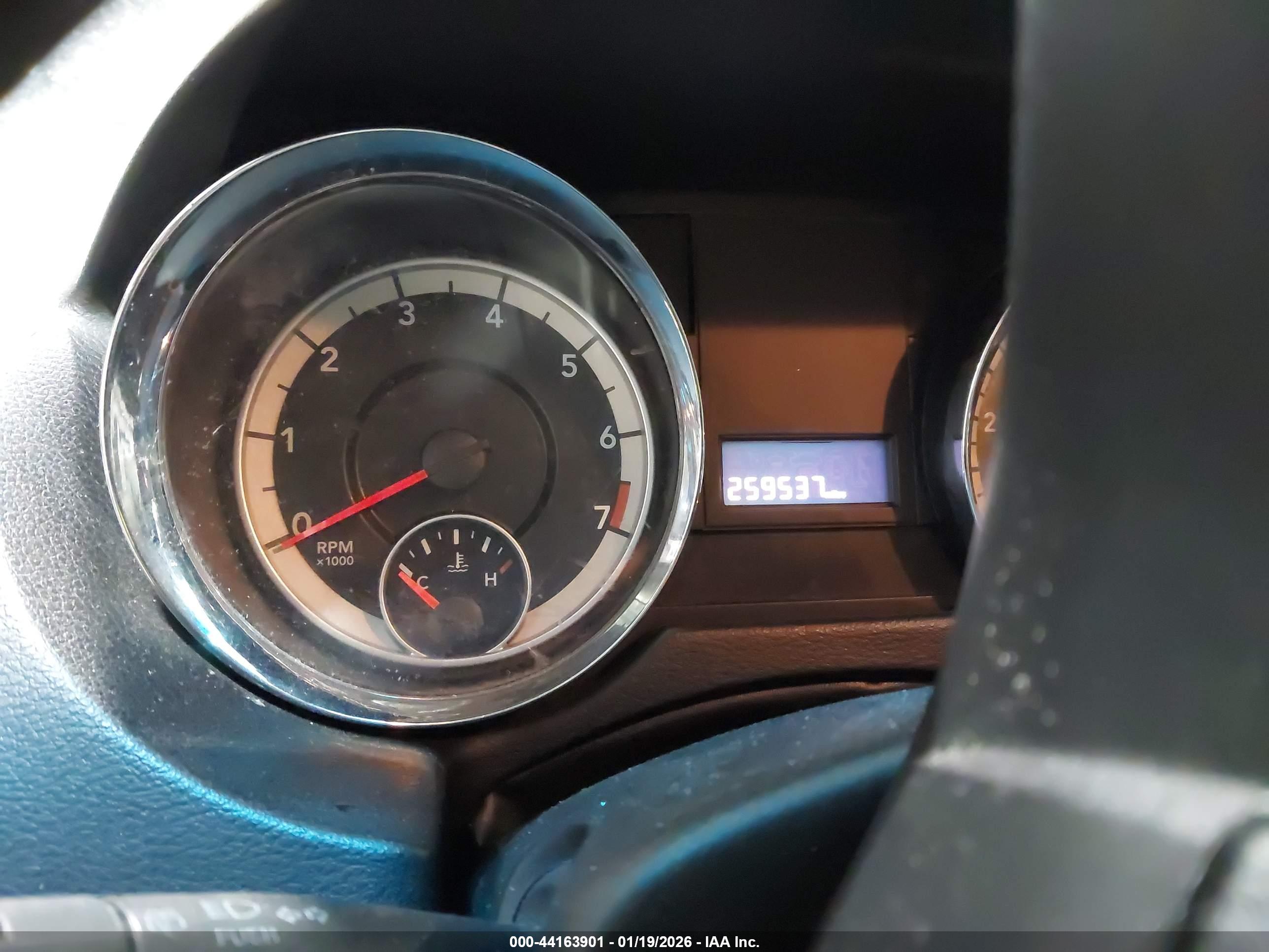 DODGE GRAND image 7