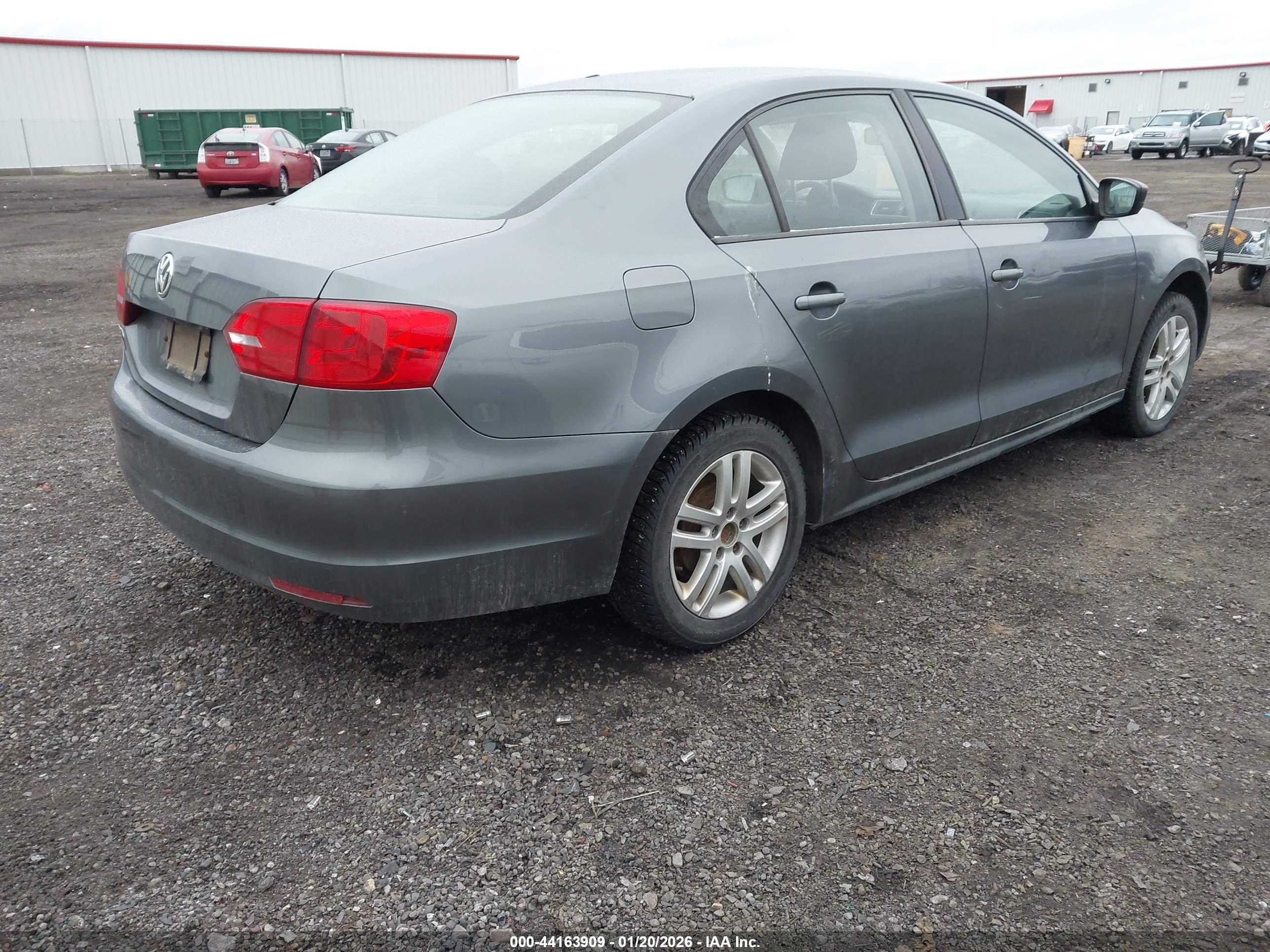 VOLKSWAGEN JETTA image 4