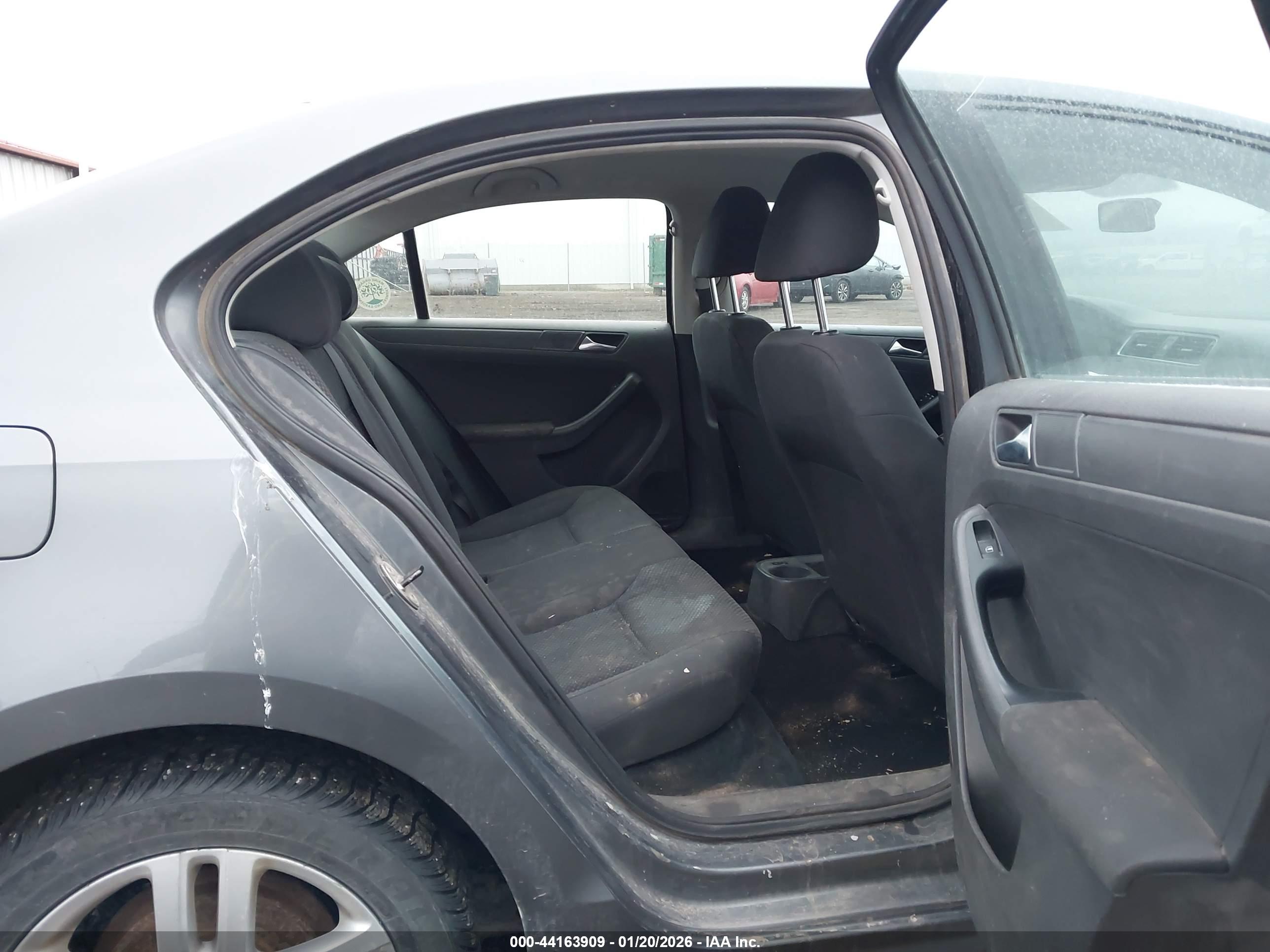 VOLKSWAGEN JETTA image 8