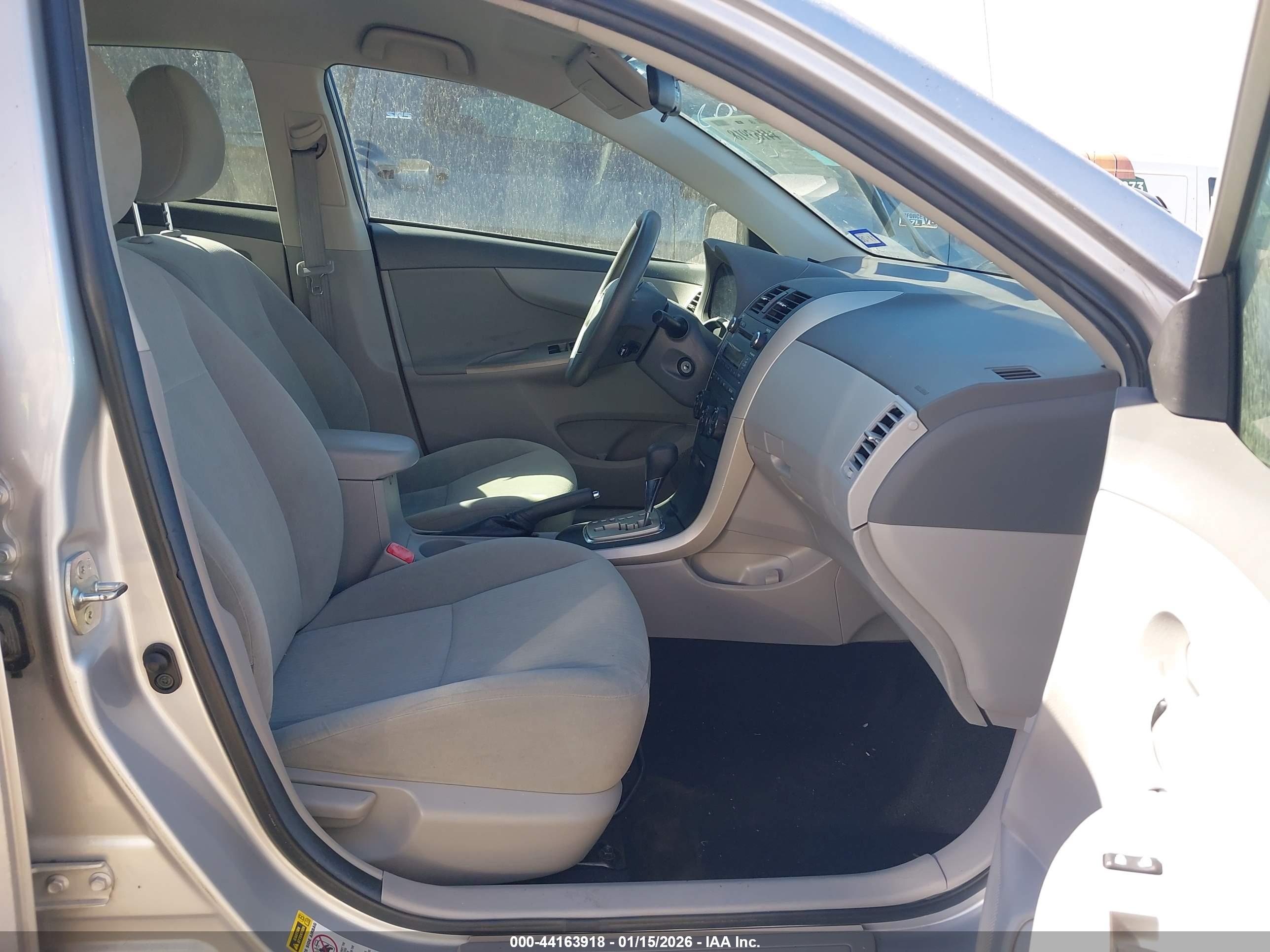 TOYOTA COROLLA image 5