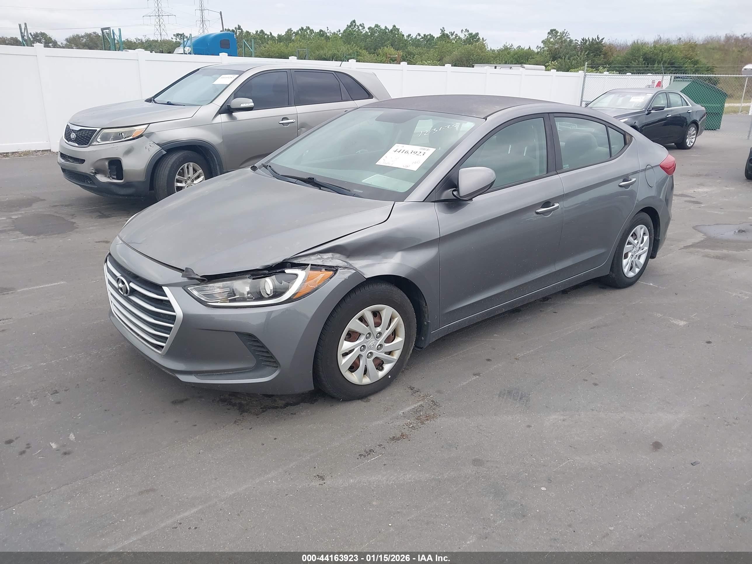 HYUNDAI ELANTRA image 2