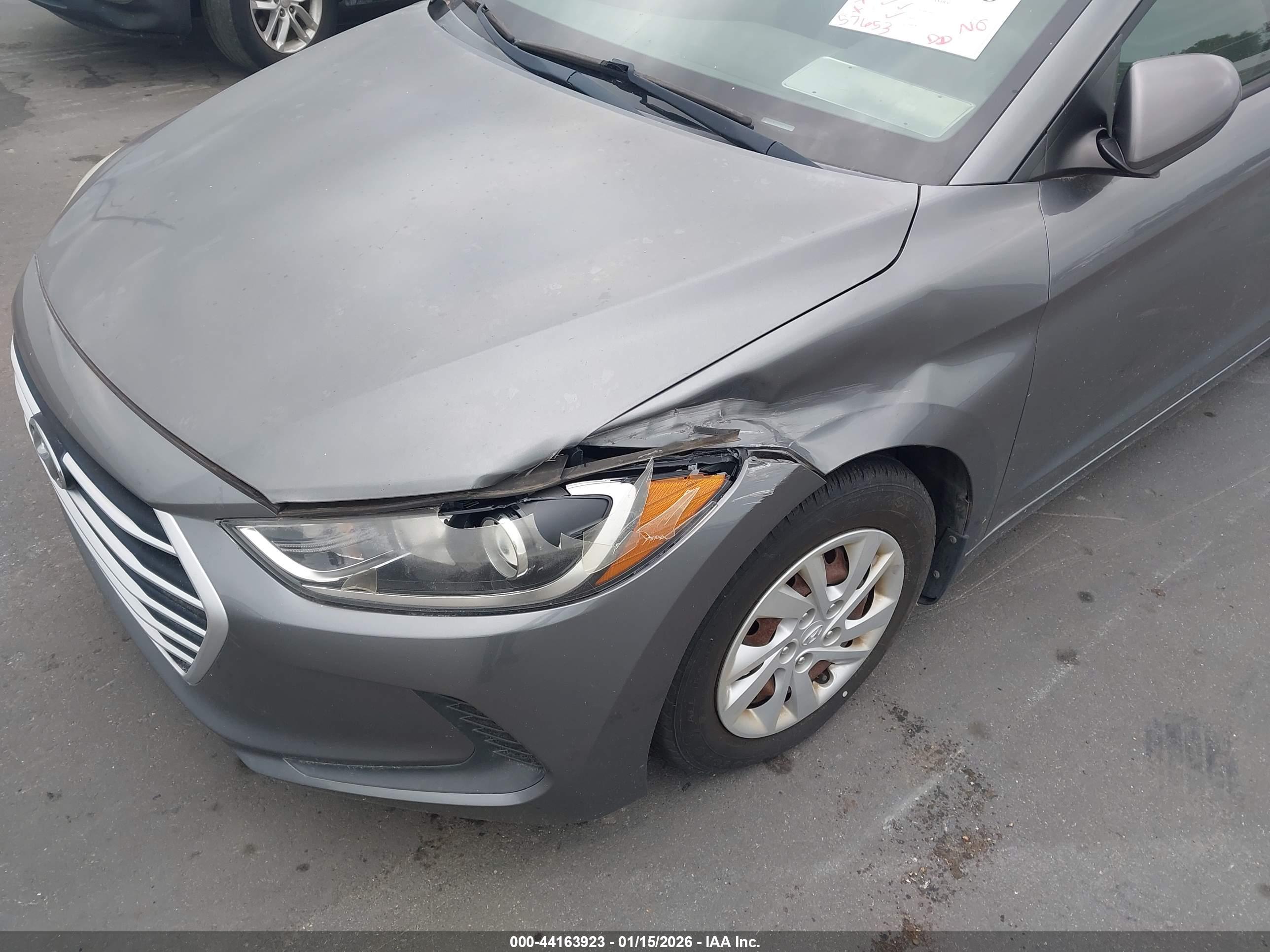 HYUNDAI ELANTRA image 6