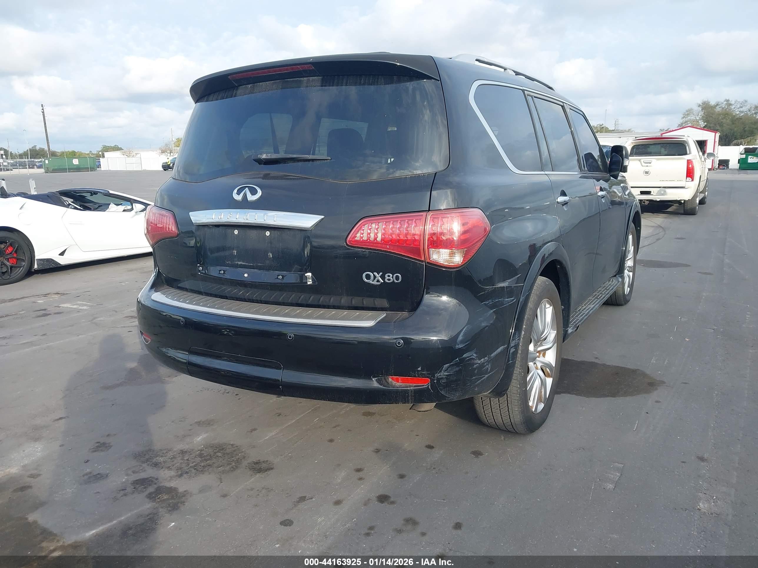 INFINITI QX56 image 4