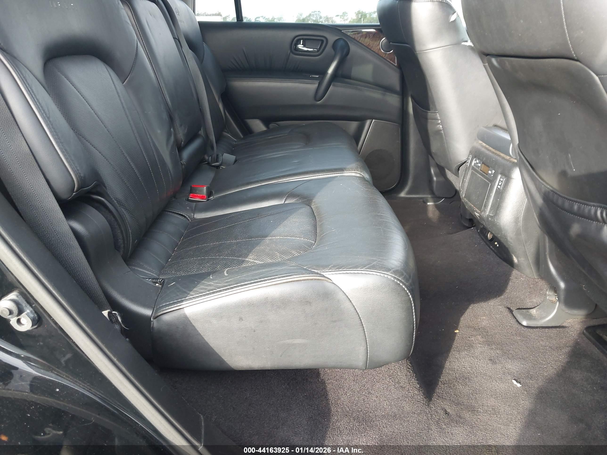 INFINITI QX56 image 8