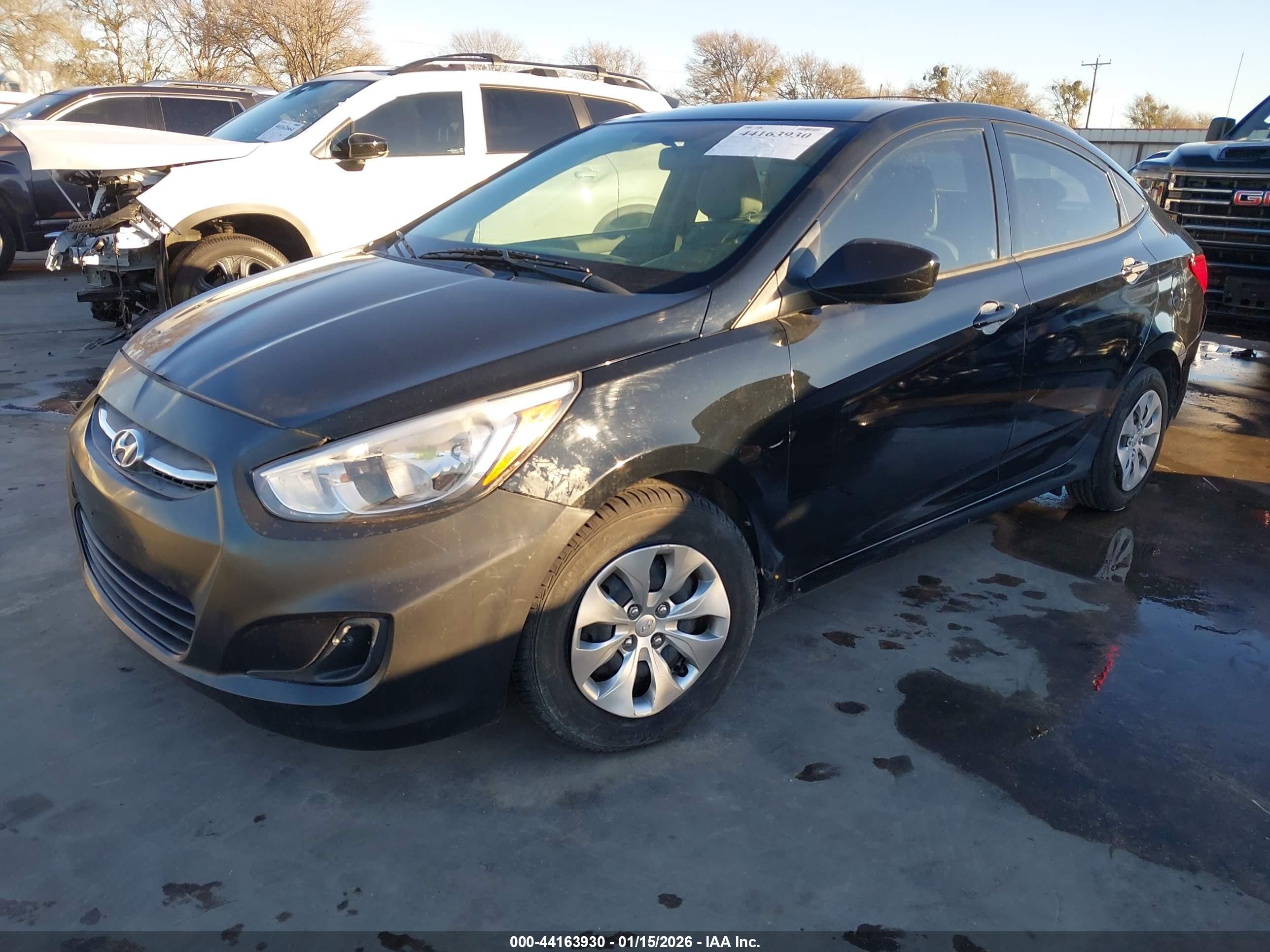 HYUNDAI ACCENT image 2