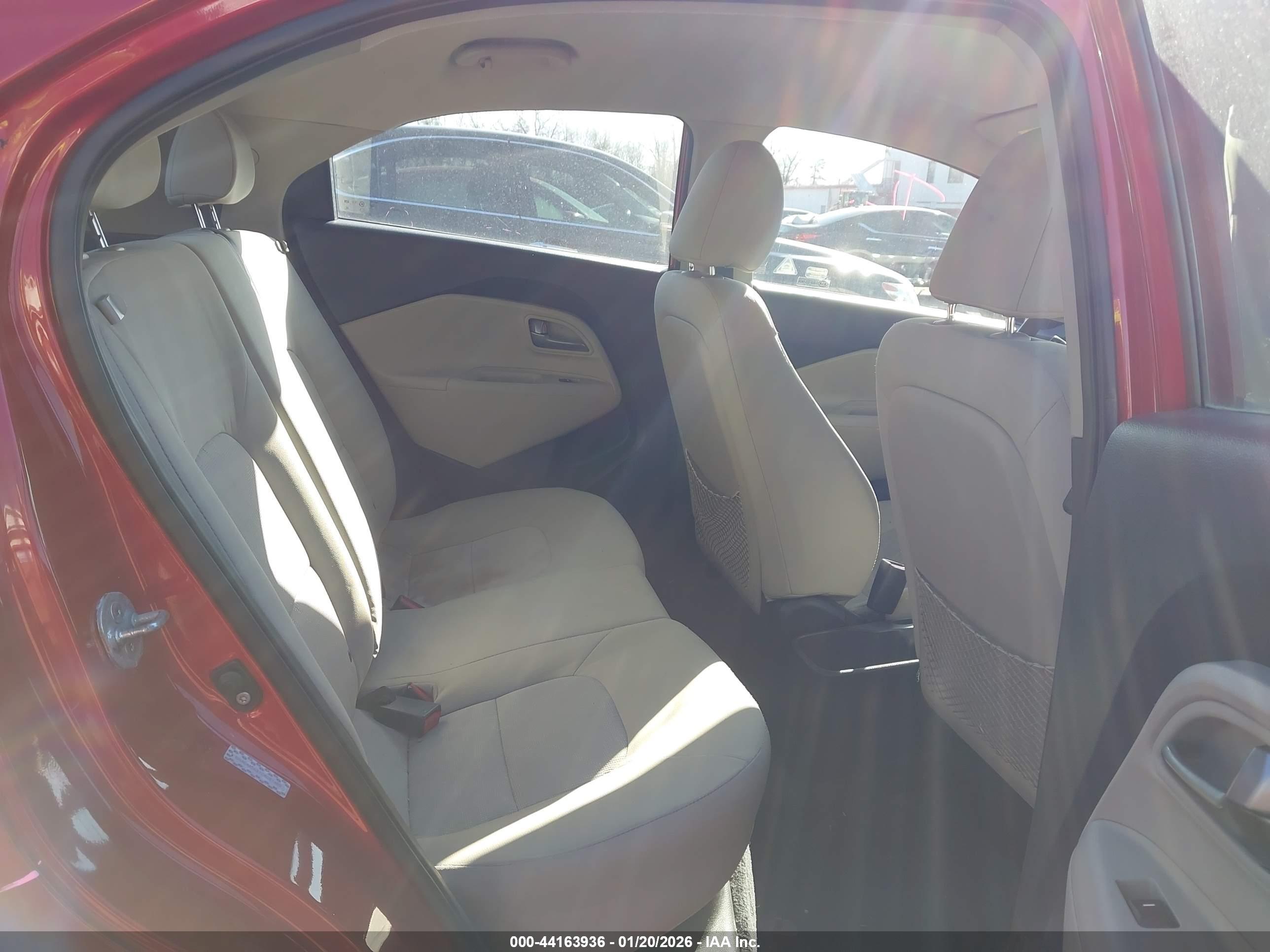KIA RIO image 8