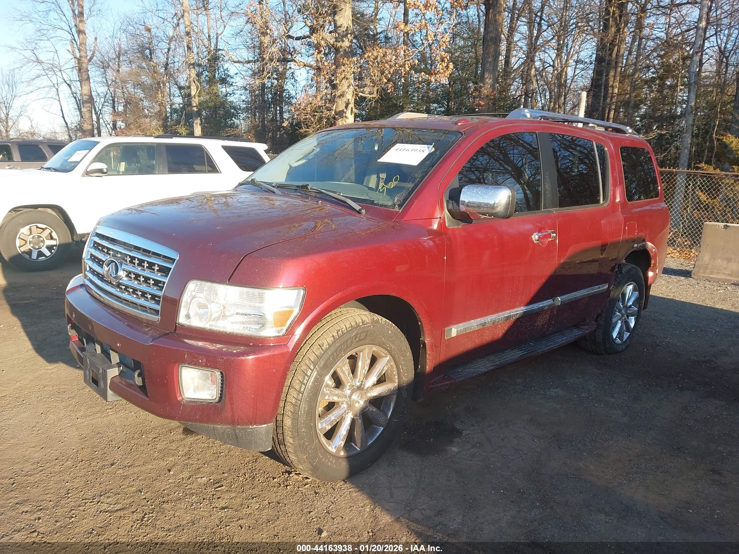INFINITI QX56 image 2