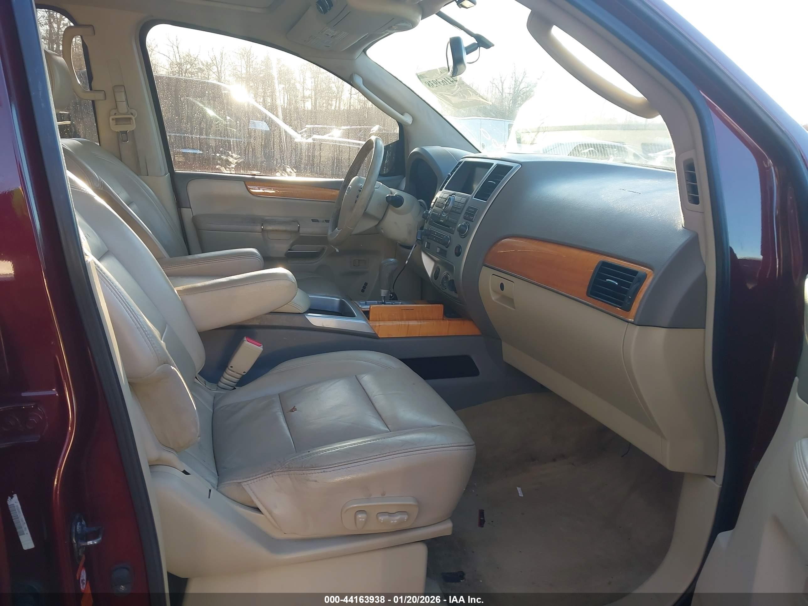 INFINITI QX56 image 5