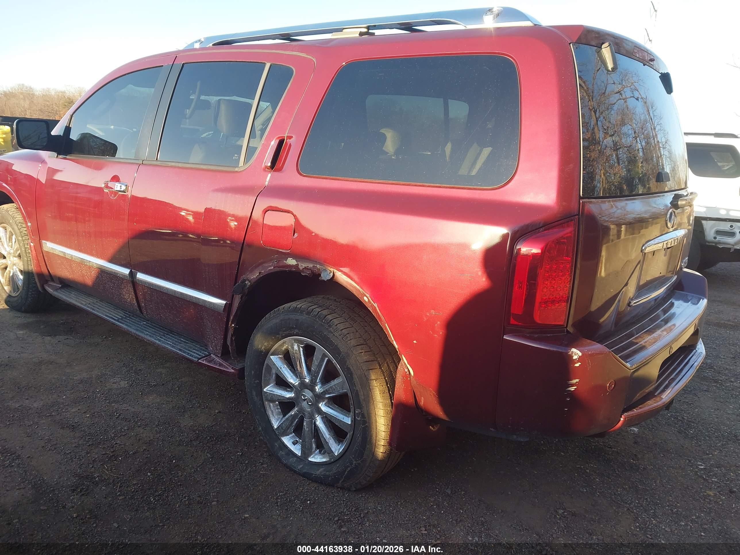 INFINITI QX56 image 6