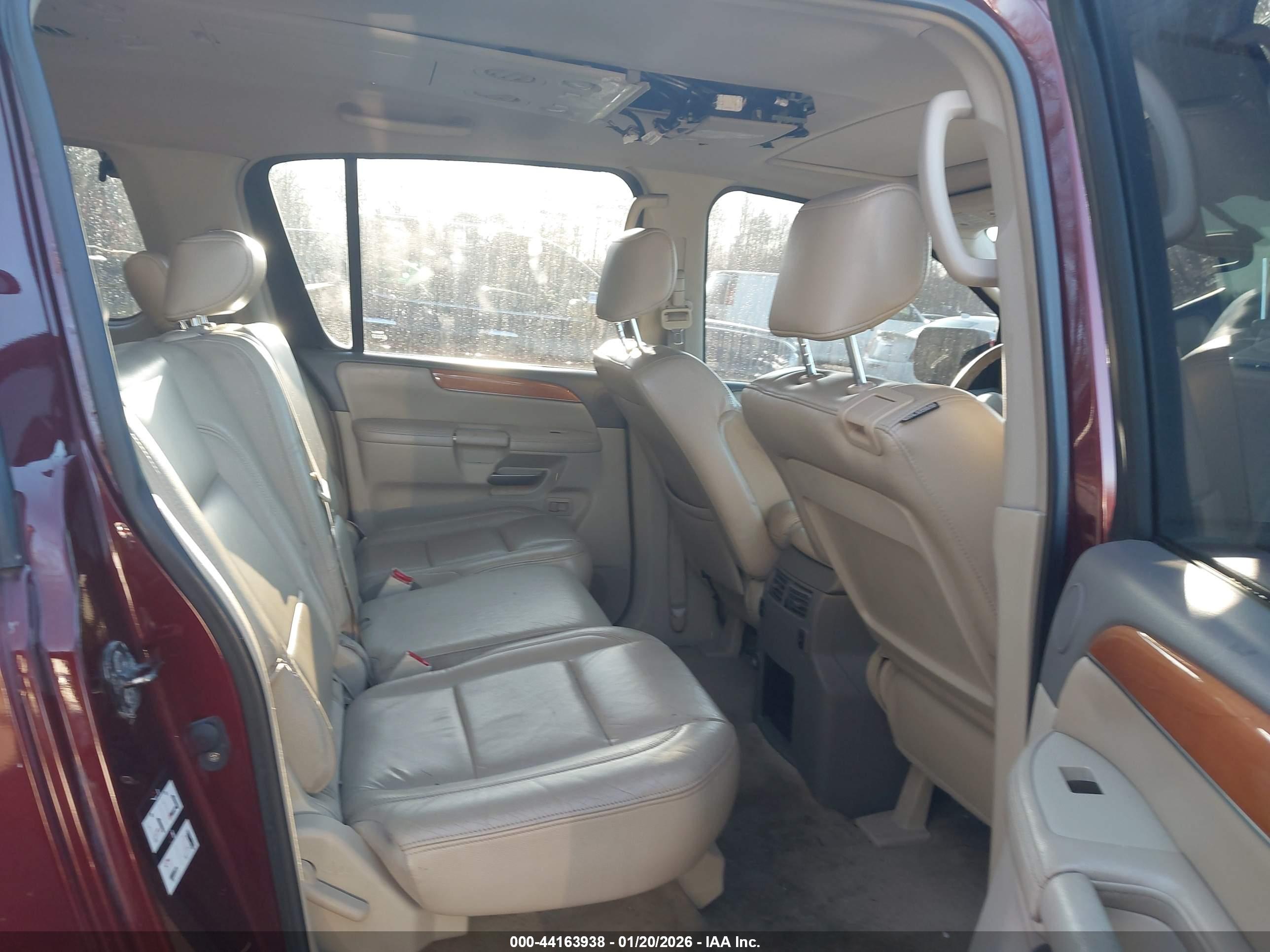 INFINITI QX56 image 8