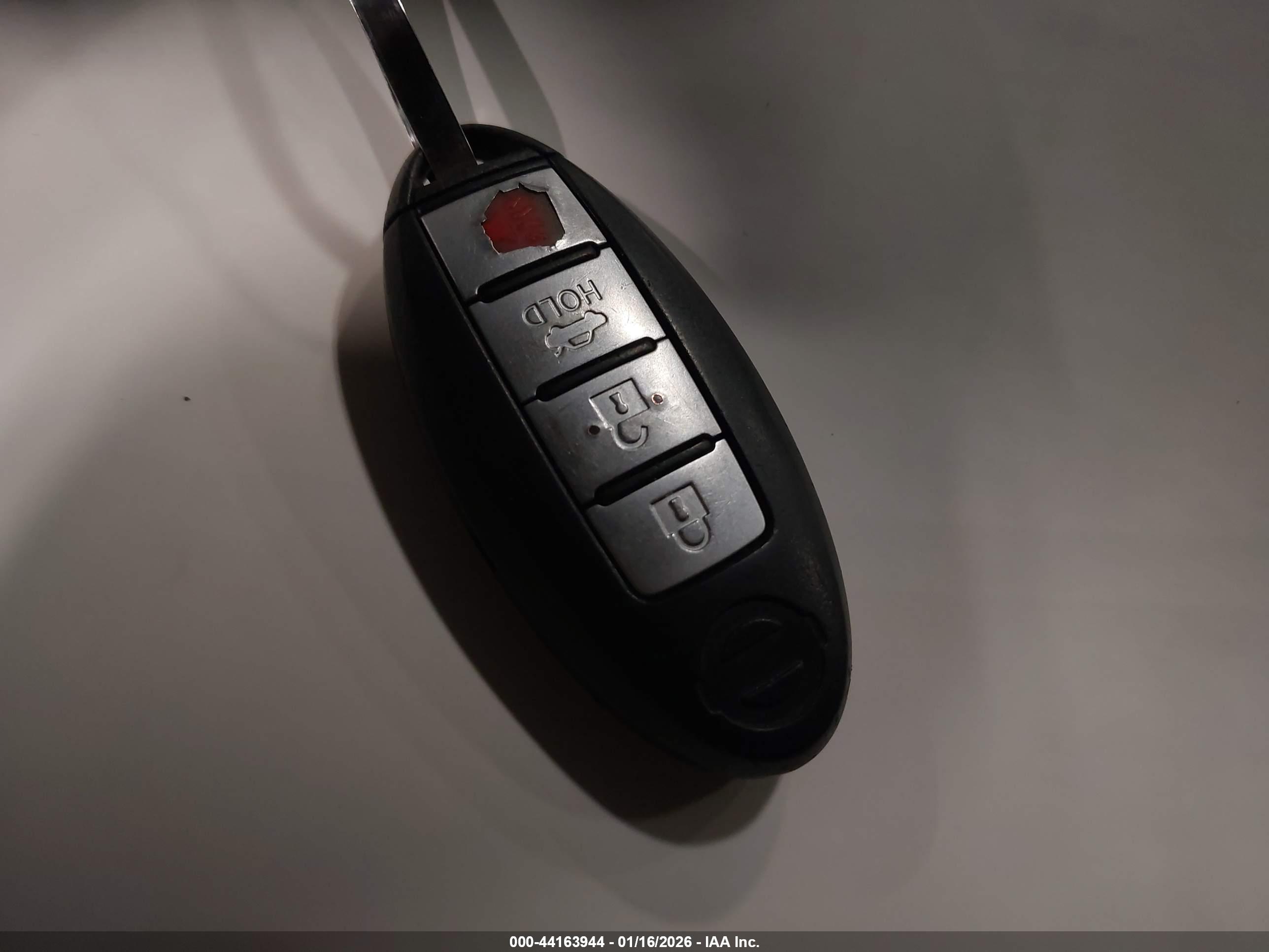 NISSAN MAXIMA image 11