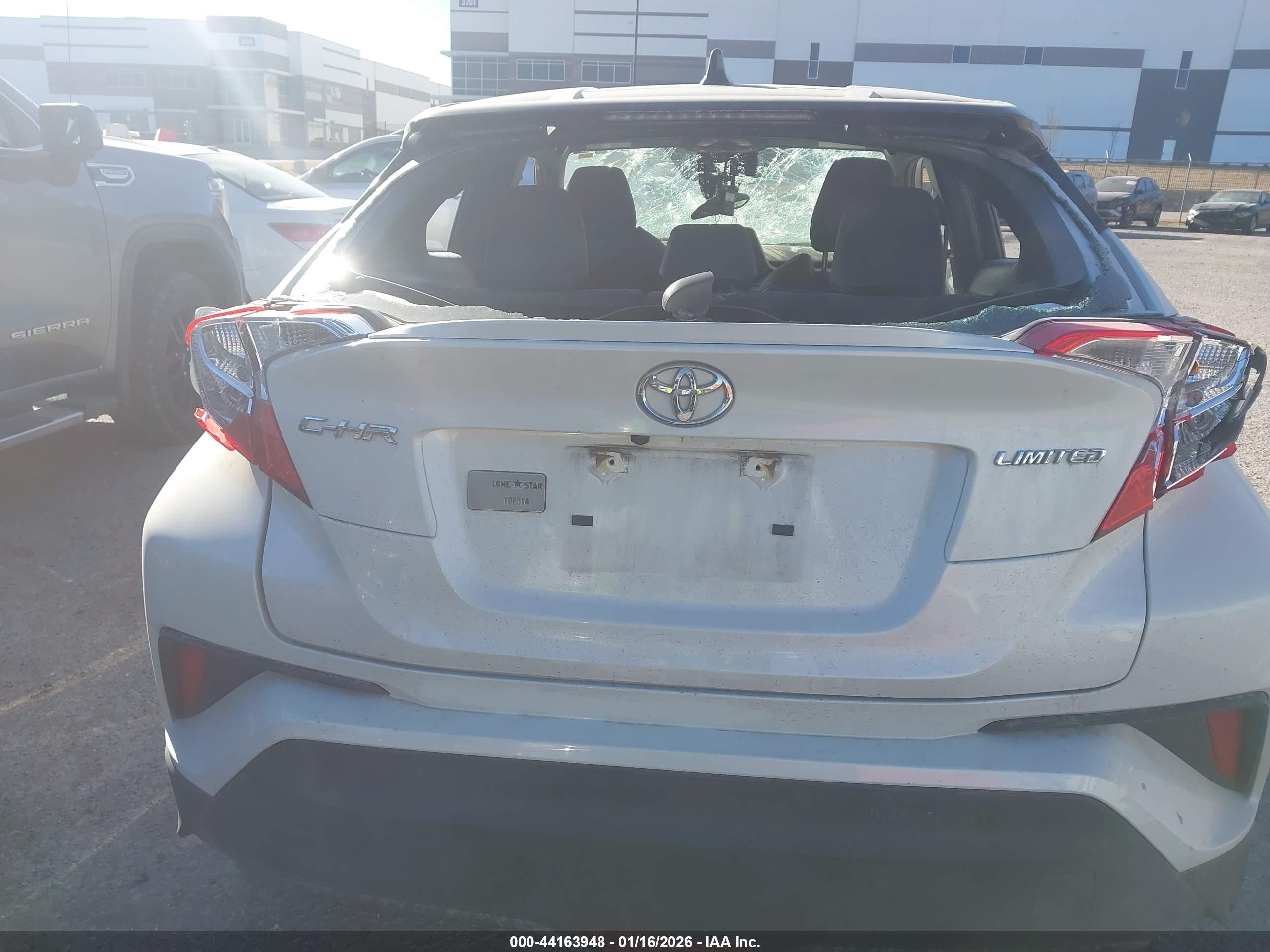 TOYOTA C-HR image 6
