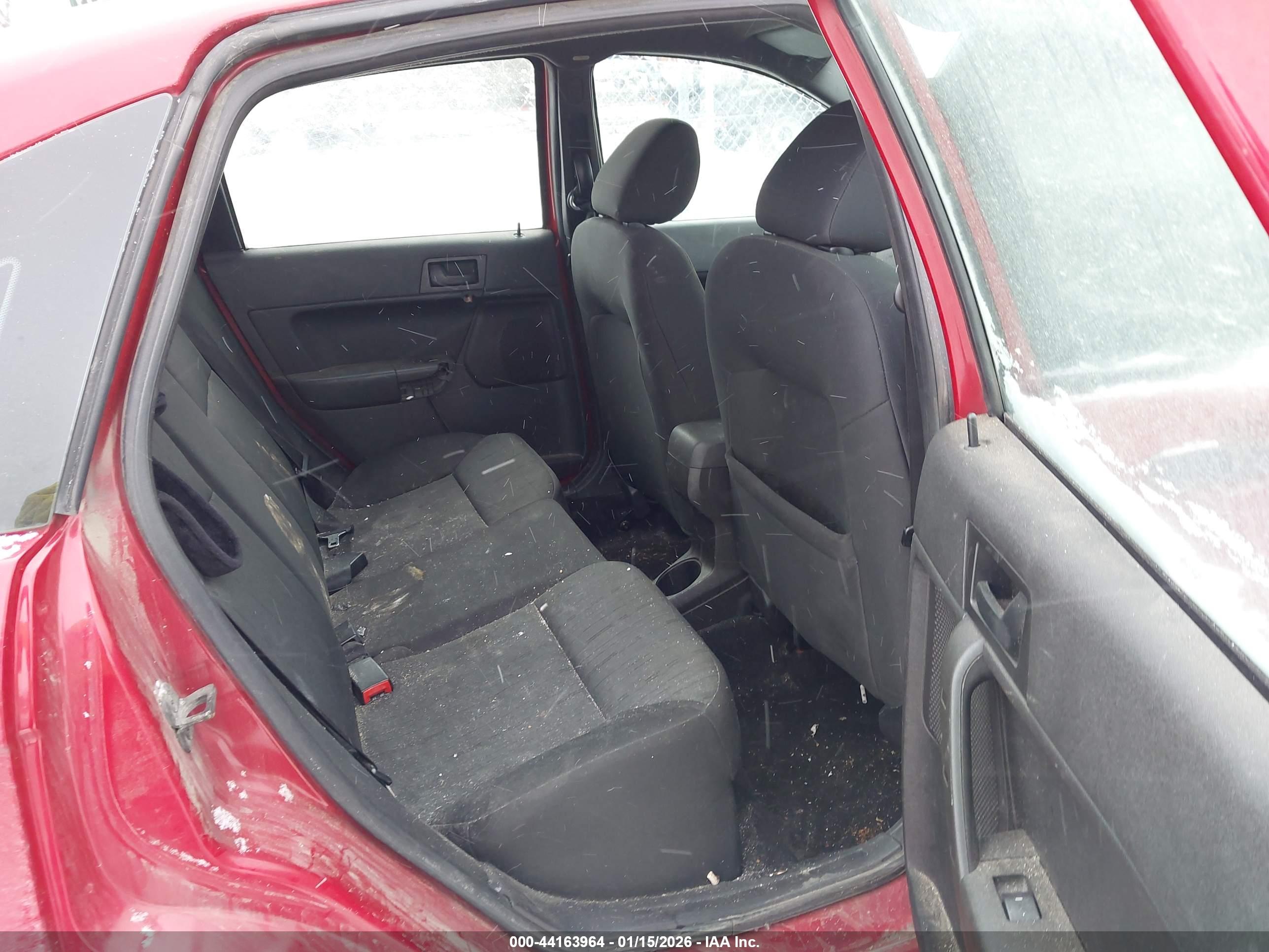 FORD FOCUS image 8