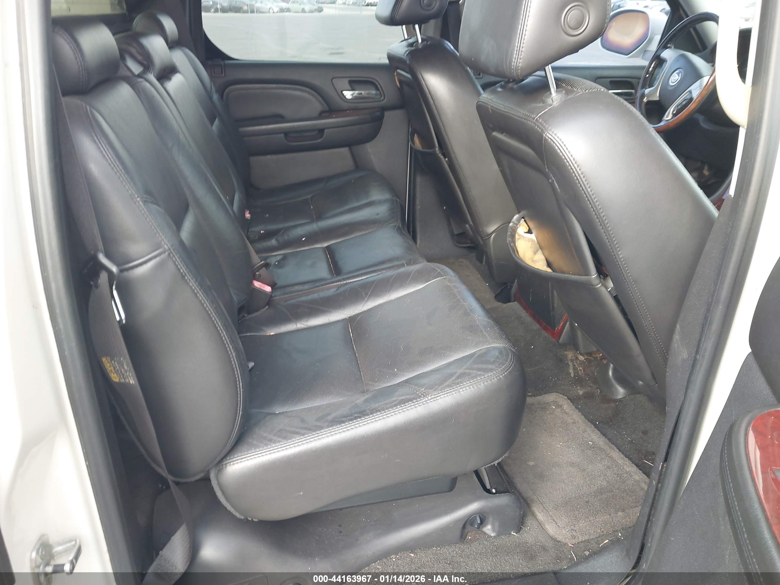CADILLAC ESCALADE image 8