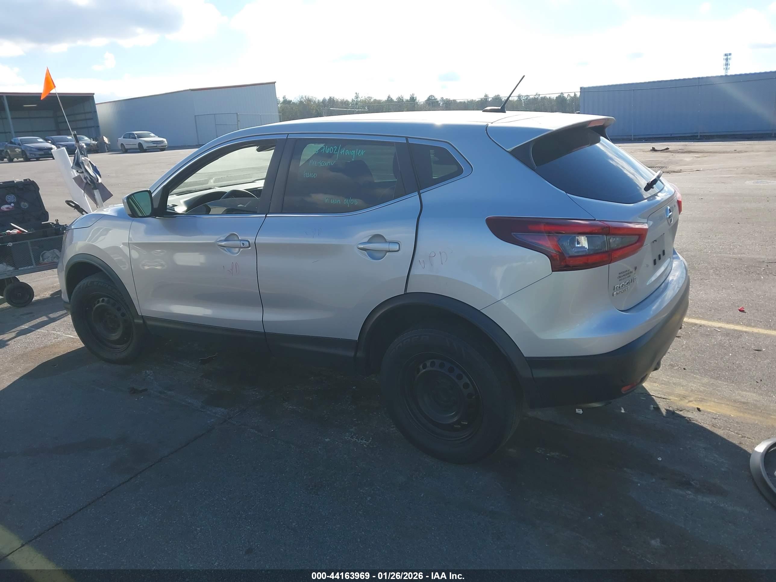 NISSAN ROGUE image 3