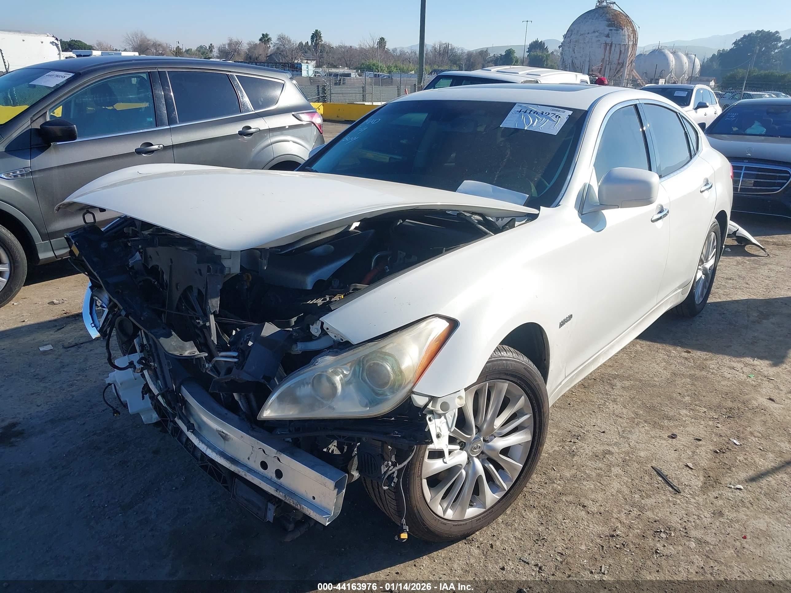 INFINITI M35H image 2