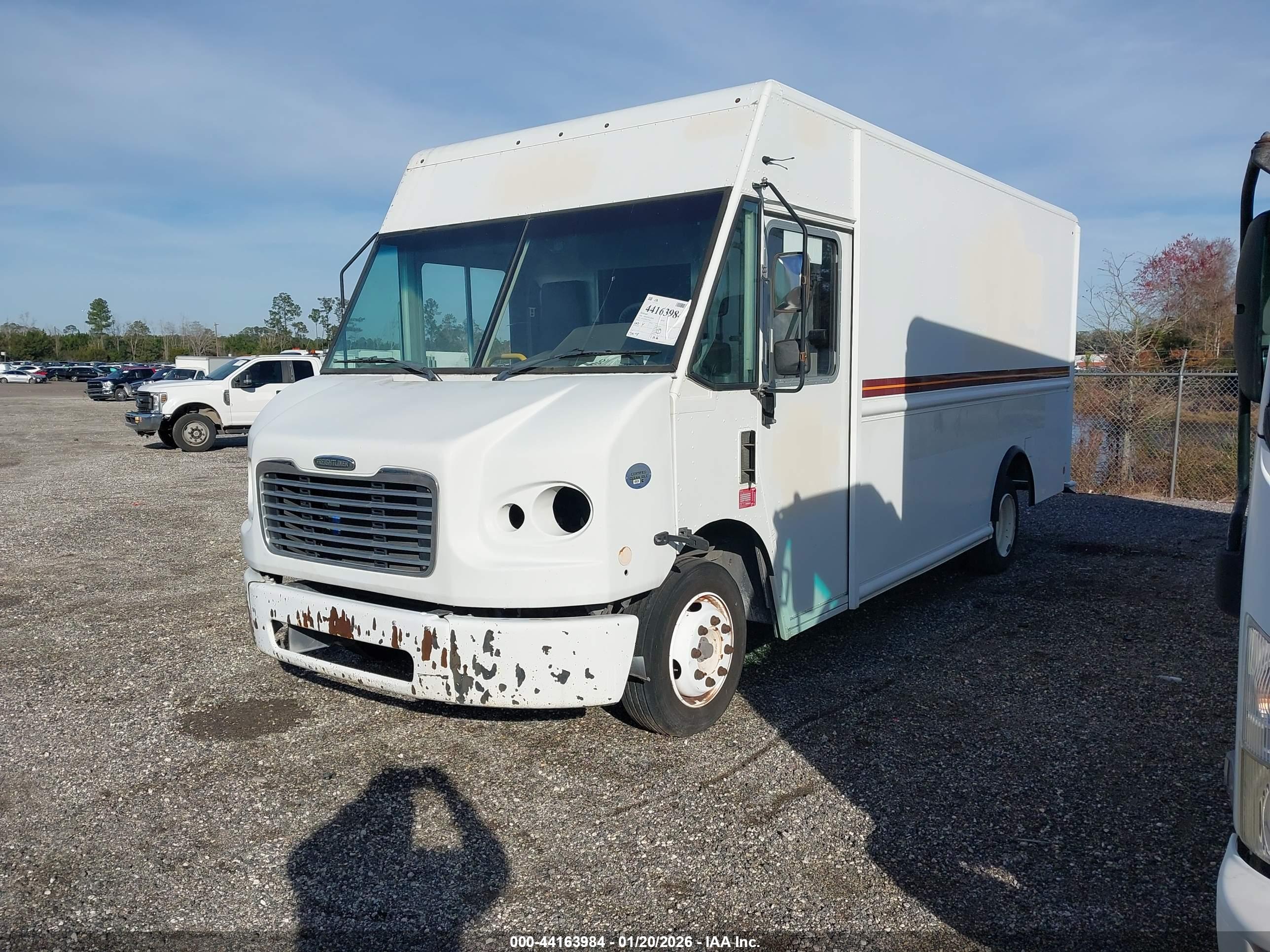 FREIGHTLINER MT45 image 2