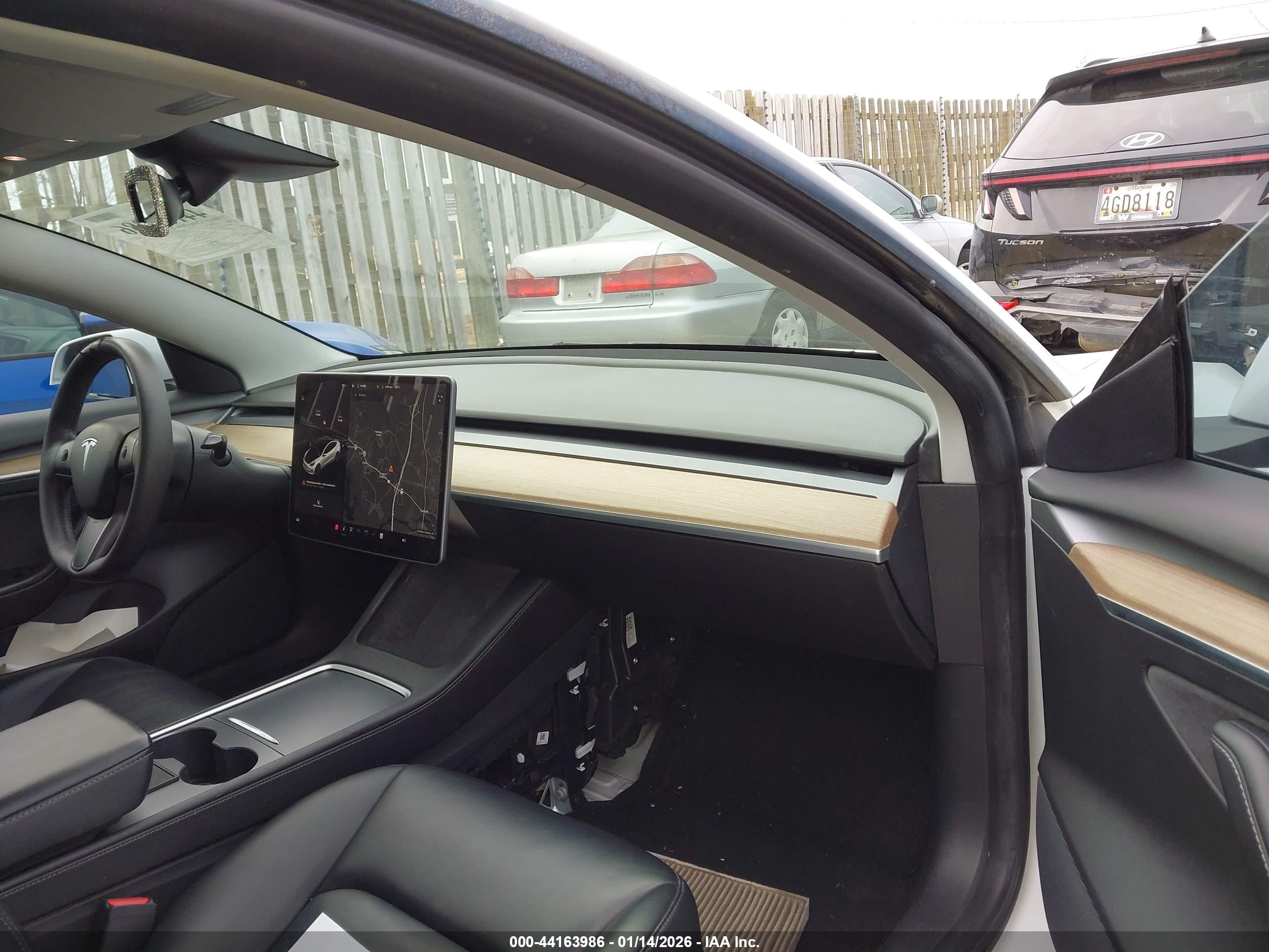 TESLA MODEL image 5