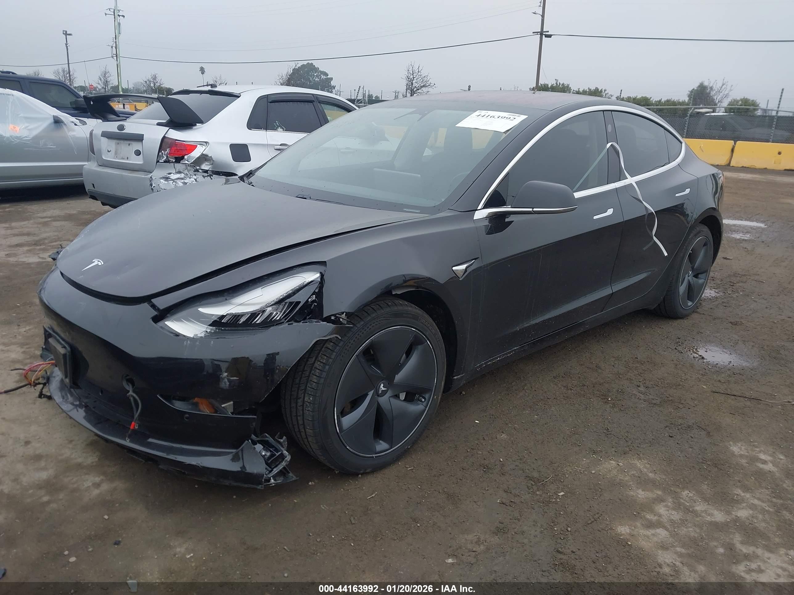 TESLA MODEL image 2