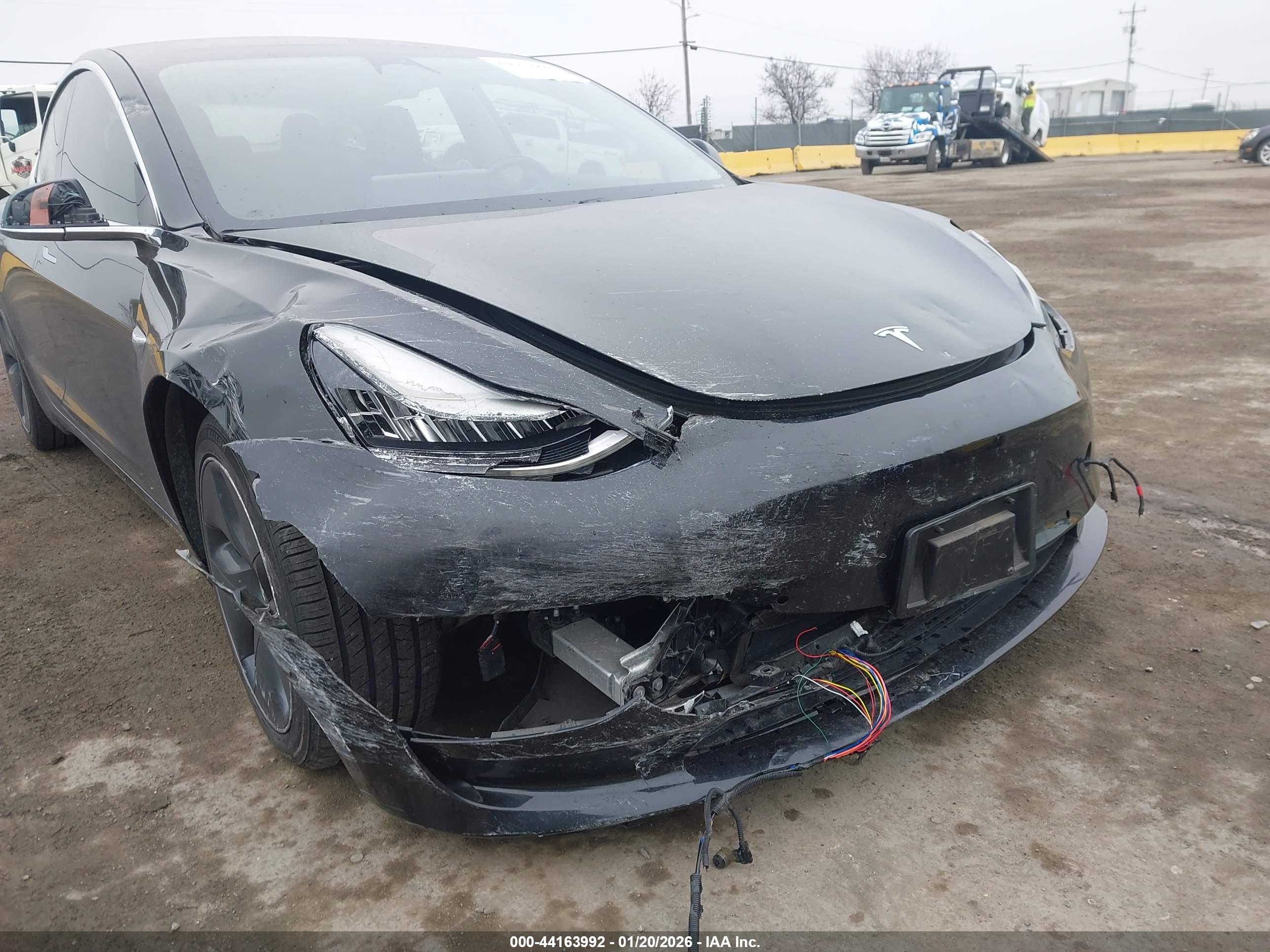 TESLA MODEL image 6