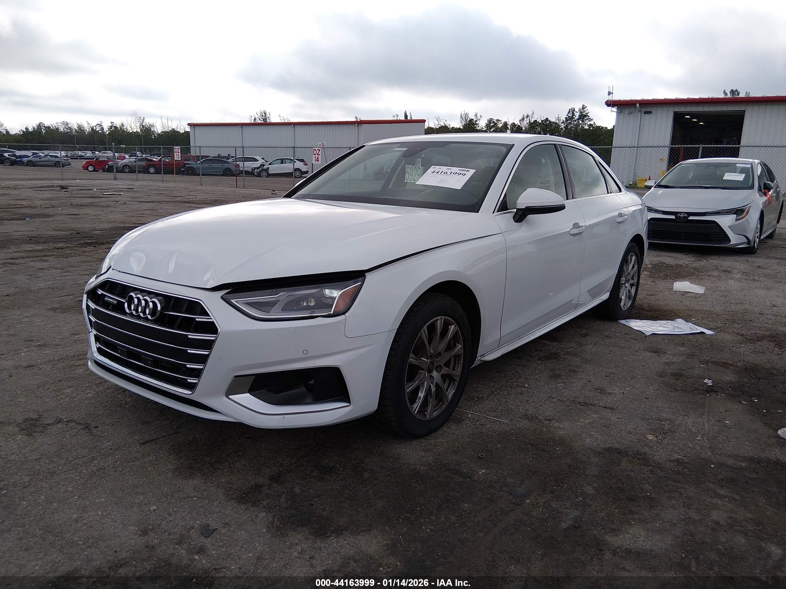 AUDI A4 image 2