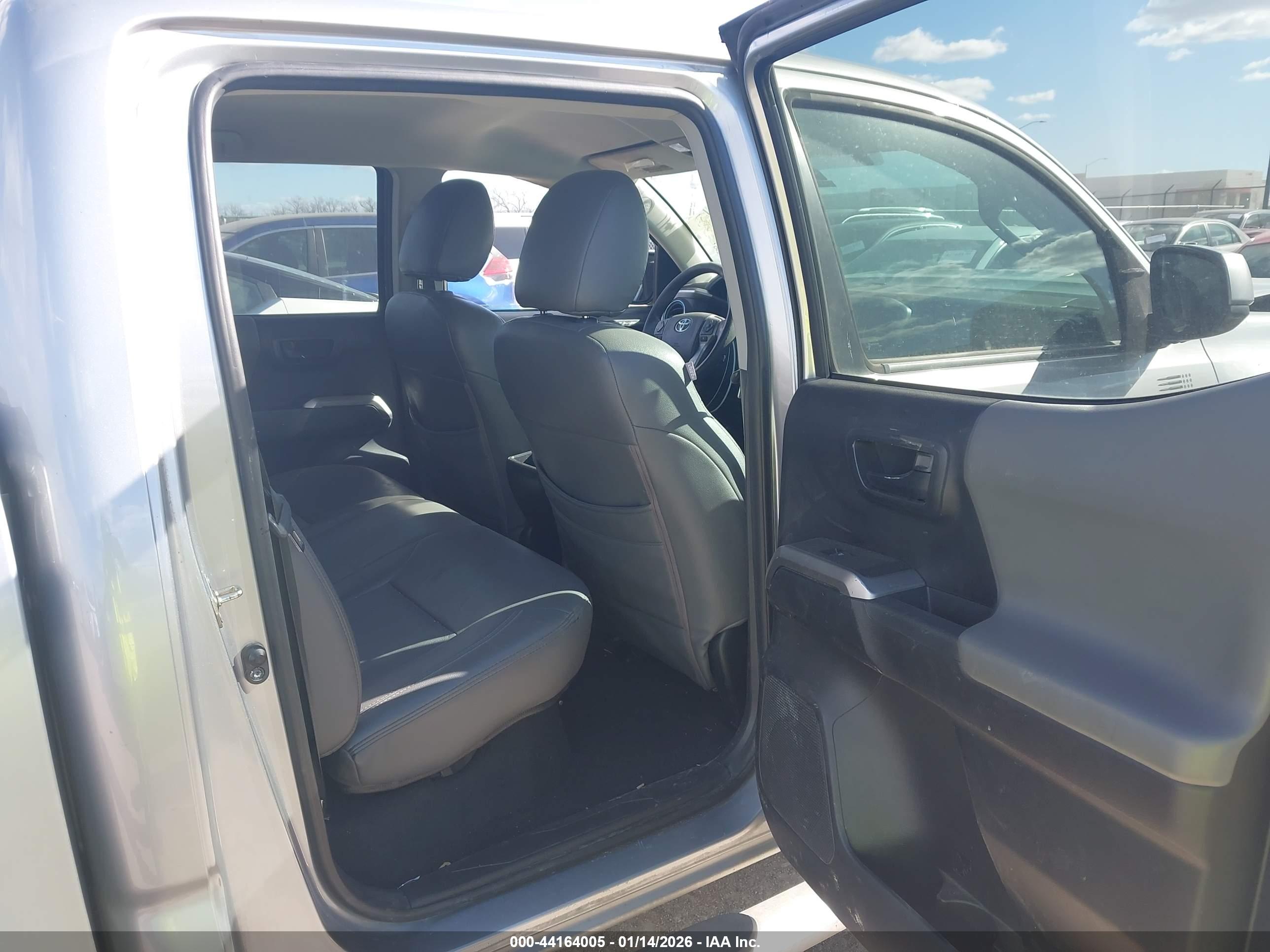 TOYOTA TACOMA image 8