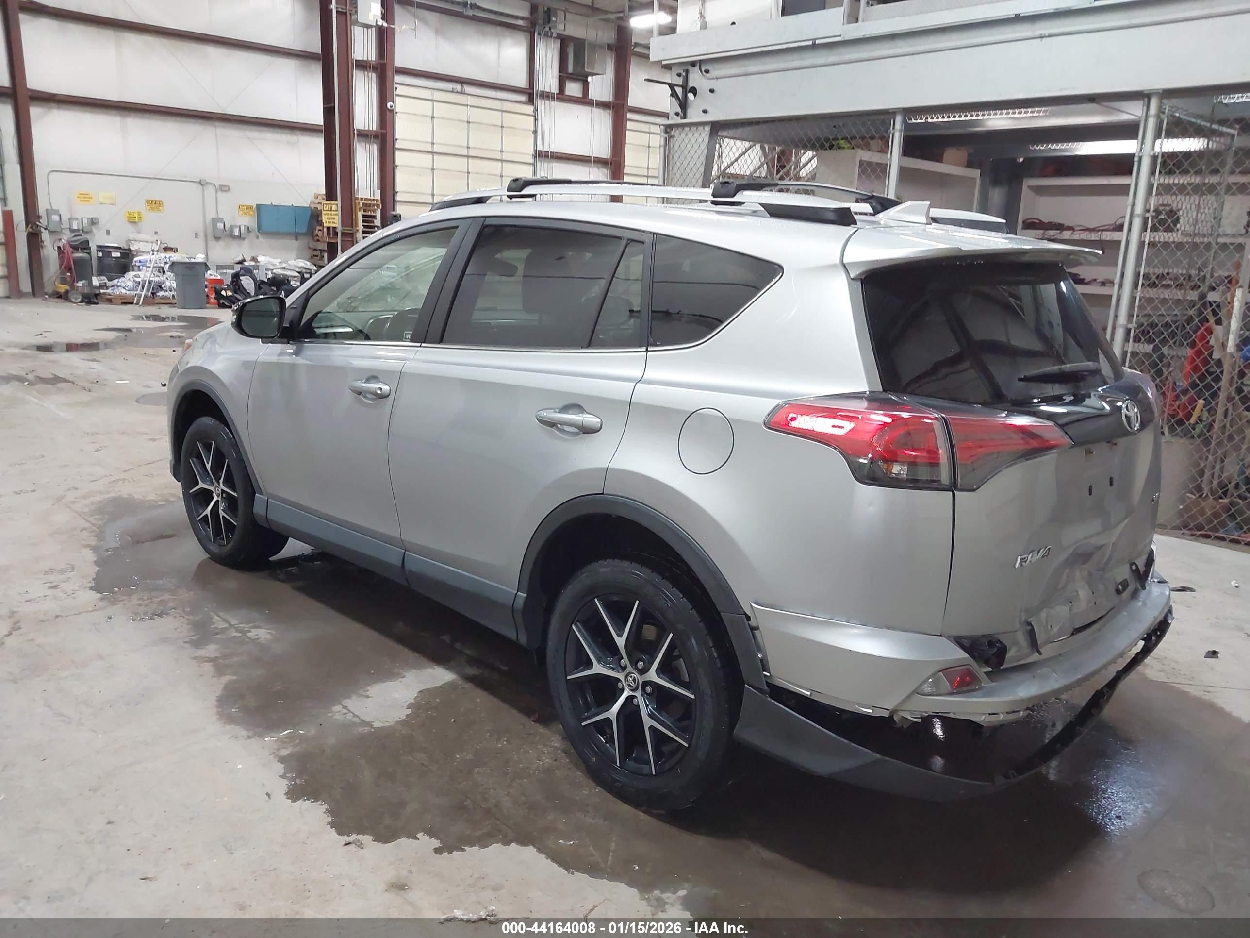 TOYOTA RAV4 image 3