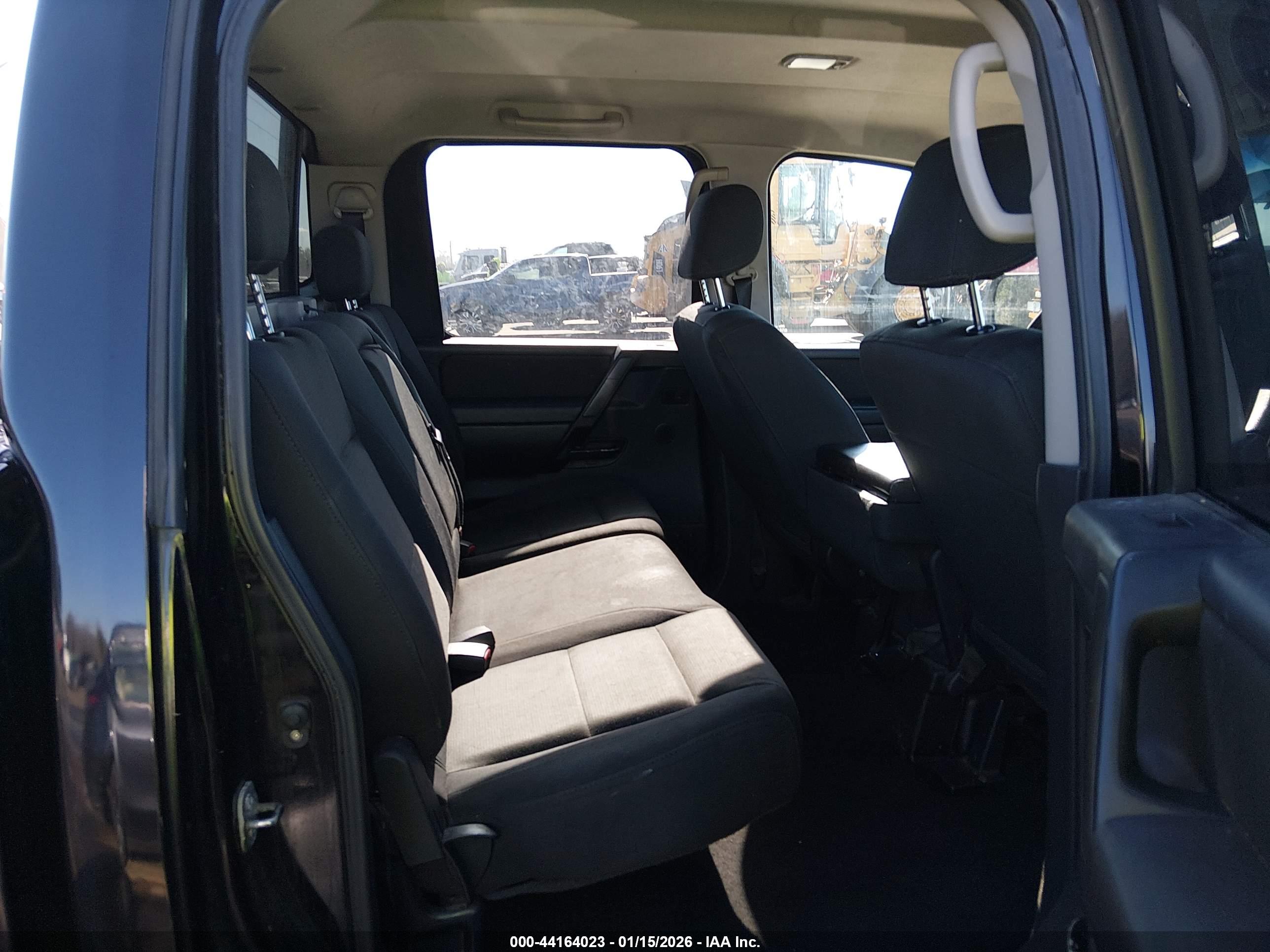 NISSAN TITAN image 8
