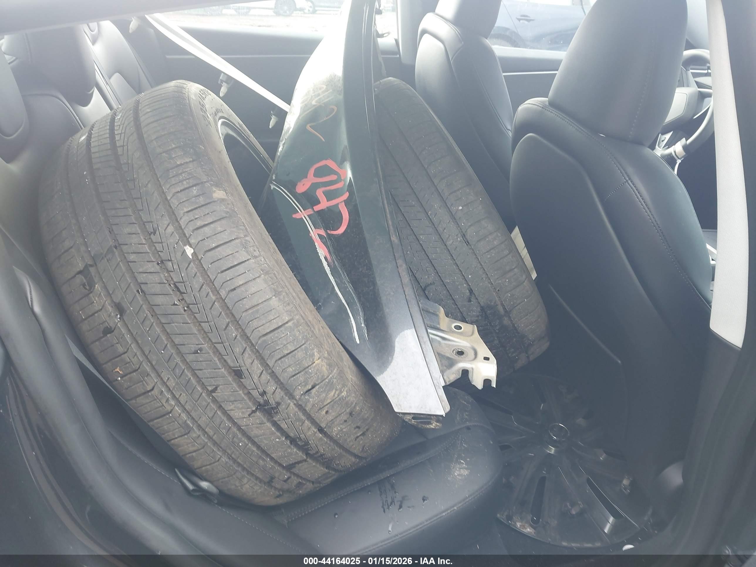 TESLA MODEL image 8