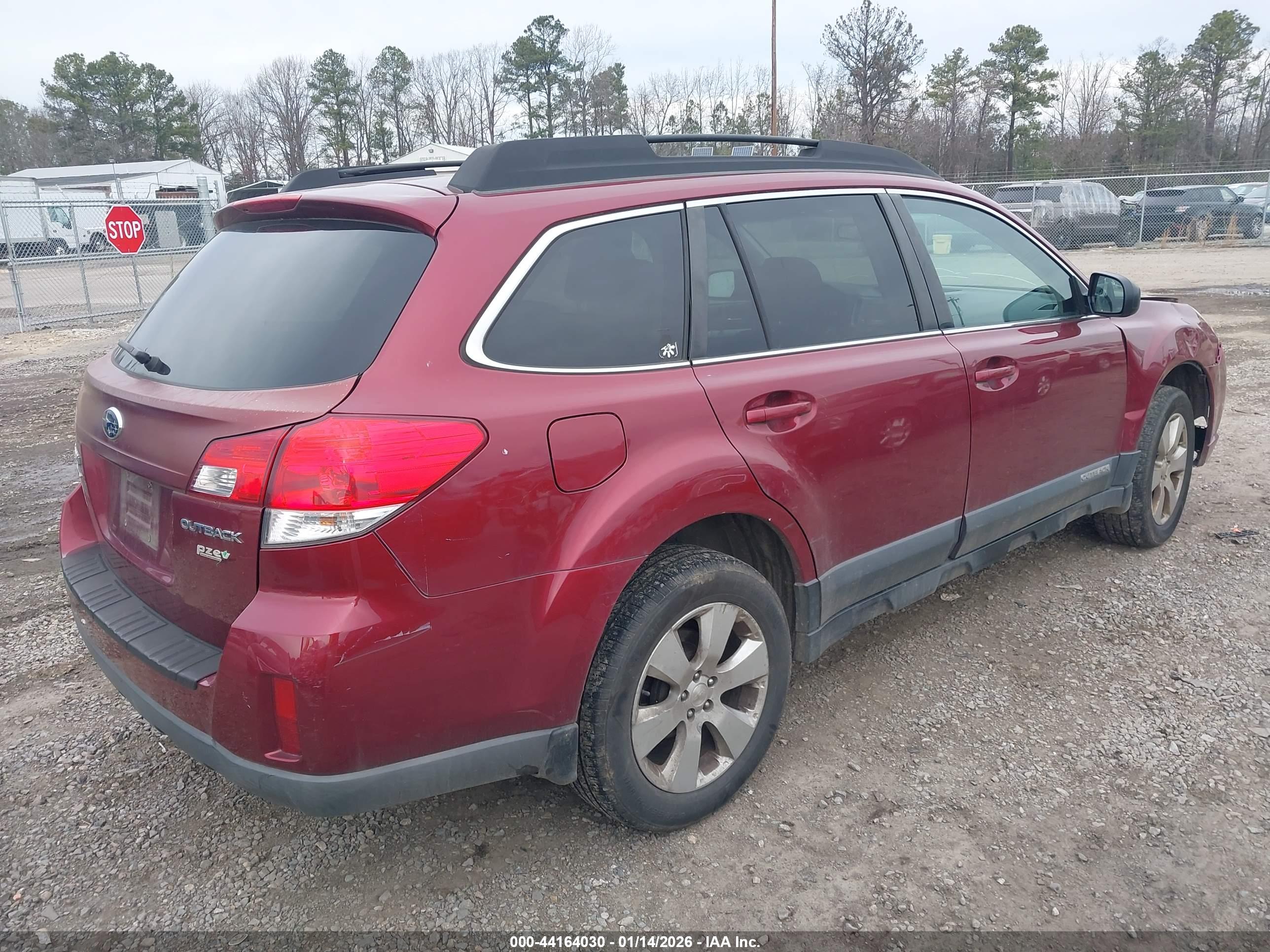SUBARU OUTBACK image 4