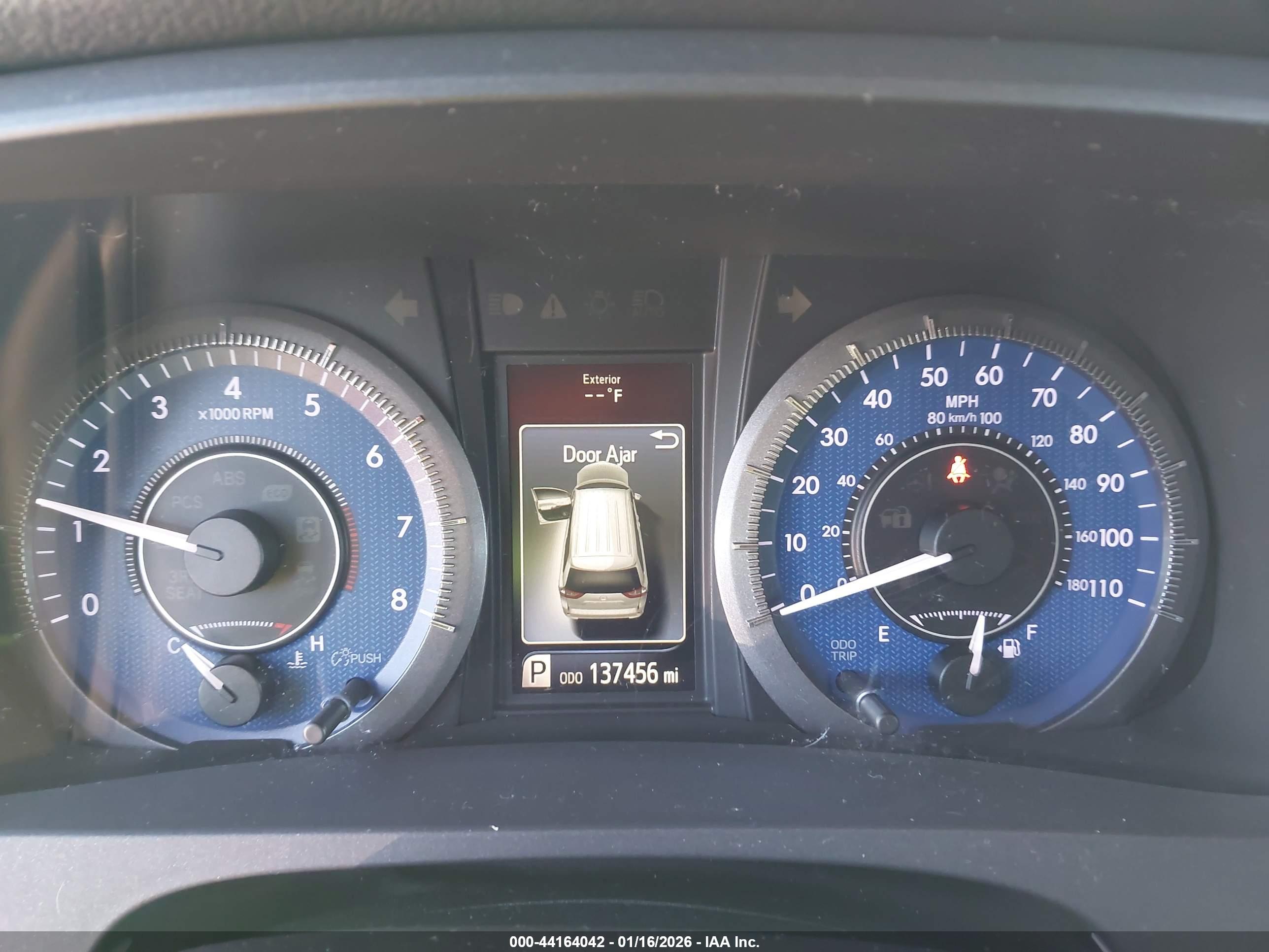 TOYOTA SIENNA image 7