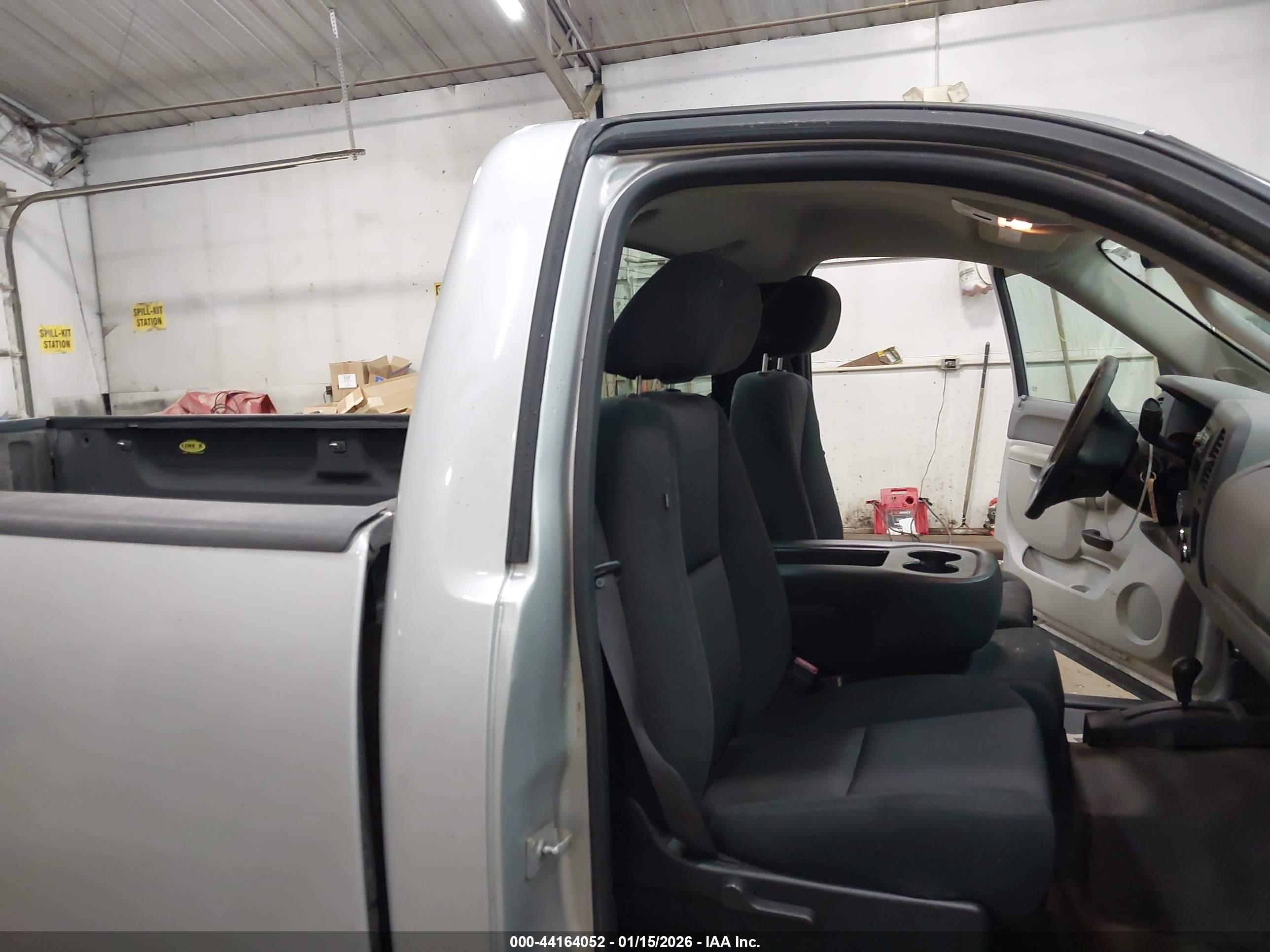 GMC SIERRA image 8
