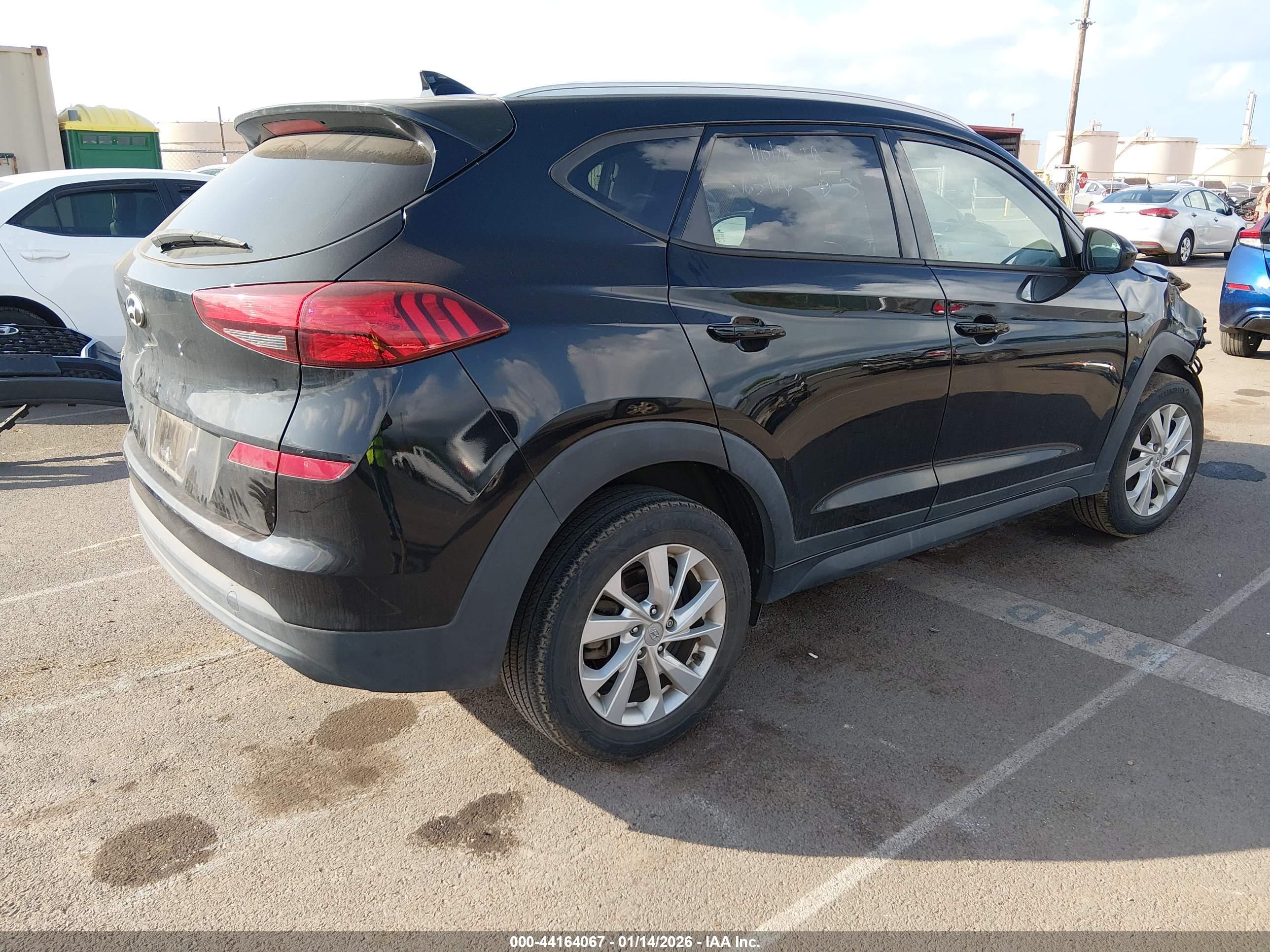 HYUNDAI TUCSON image 4