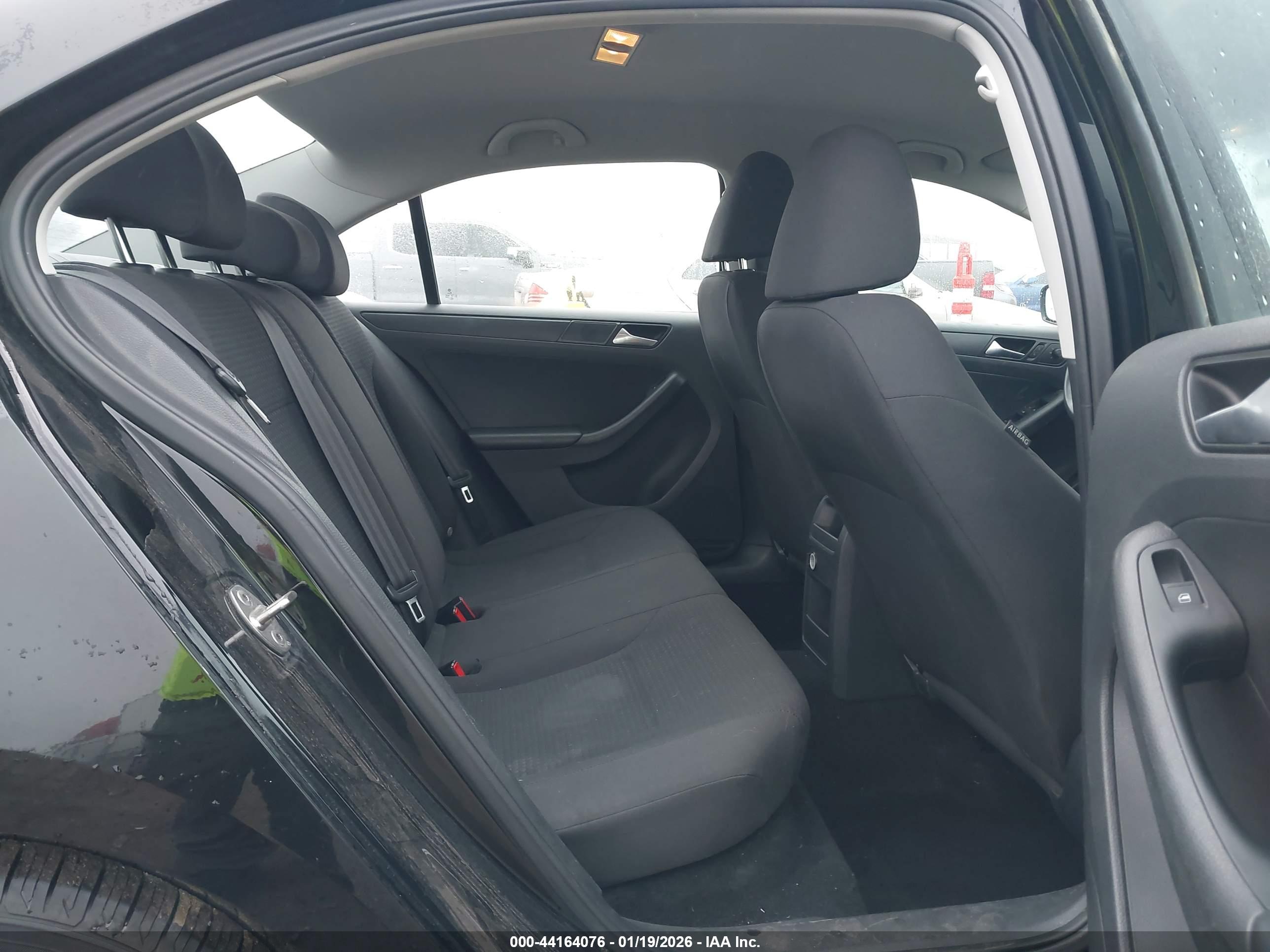 VOLKSWAGEN JETTA image 8