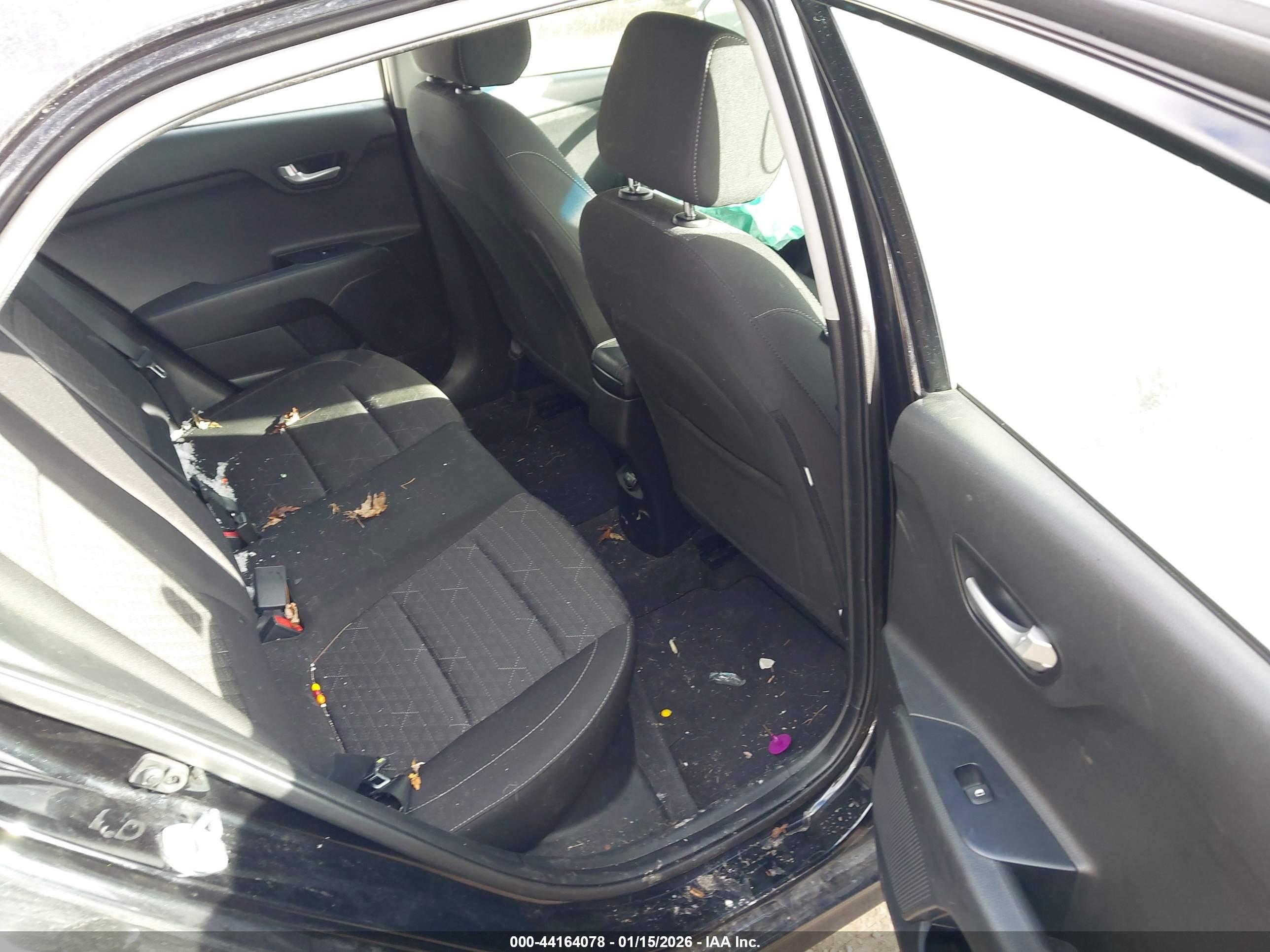 KIA RIO image 8