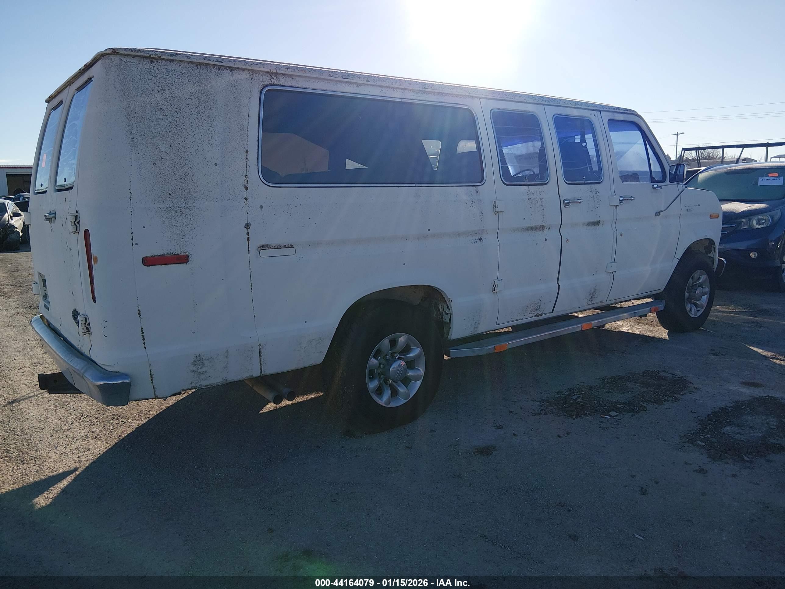 FORD ECONOLINE image 4