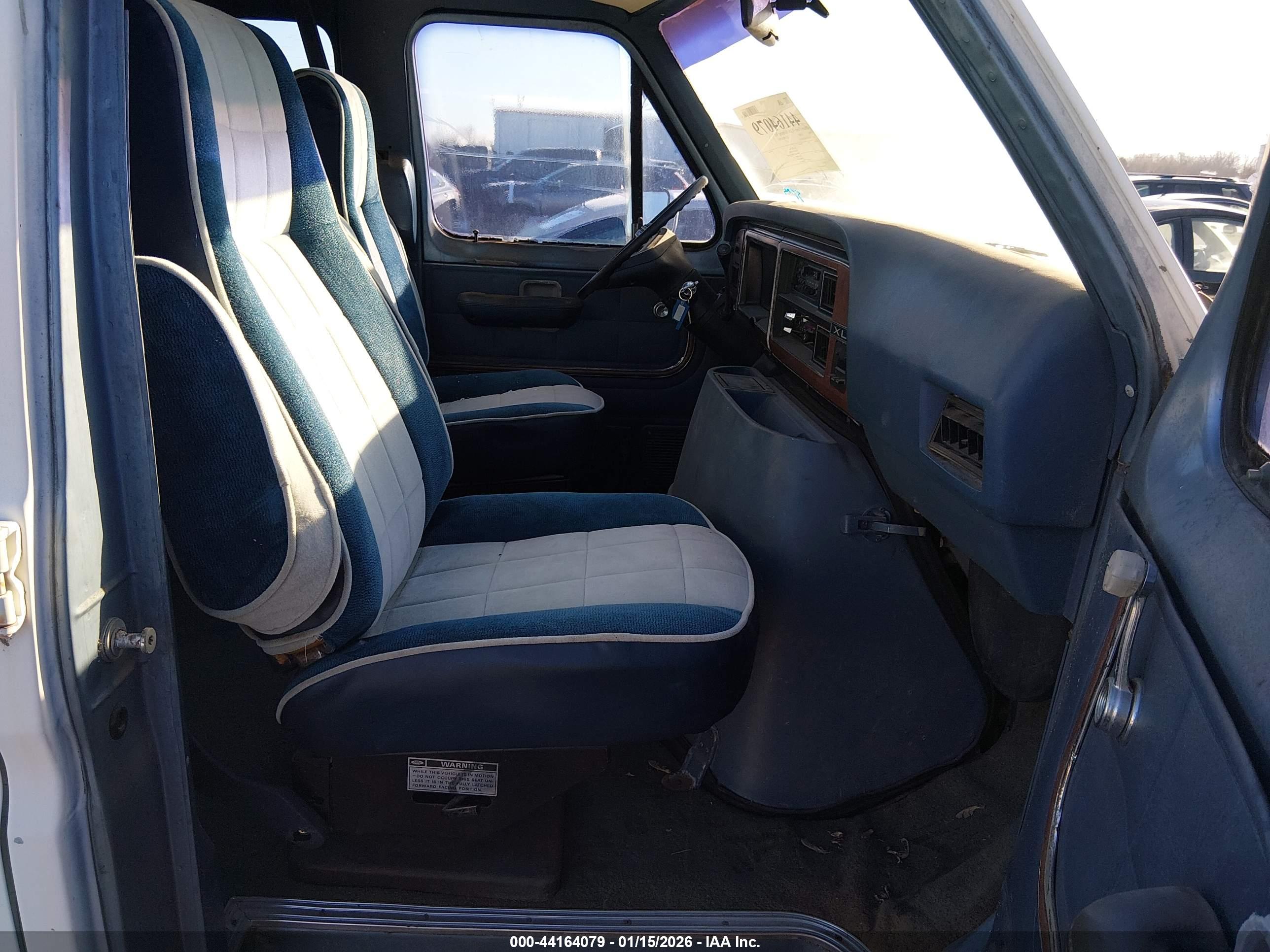FORD ECONOLINE image 5