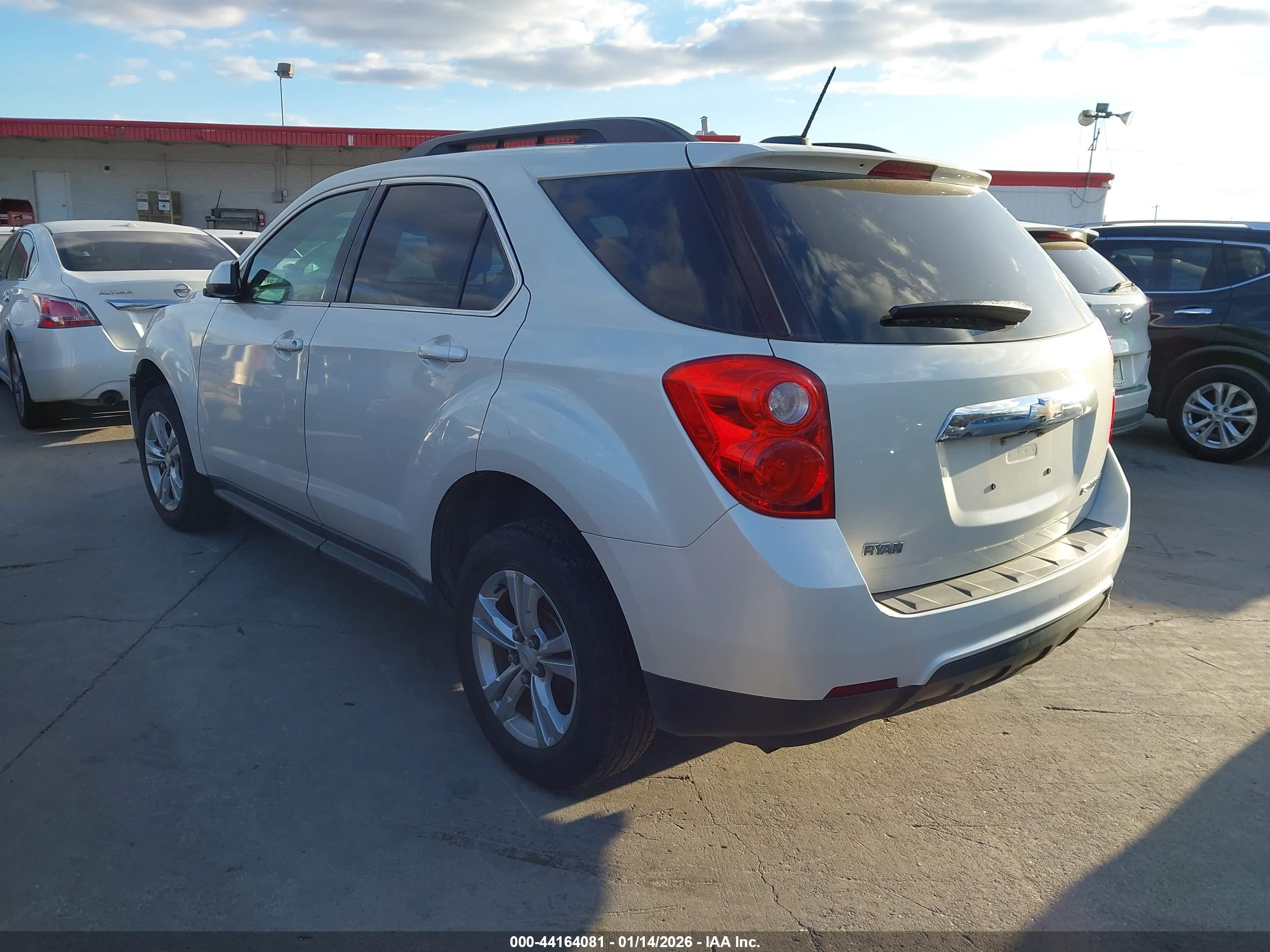 CHEVROLET EQUINOX image 3