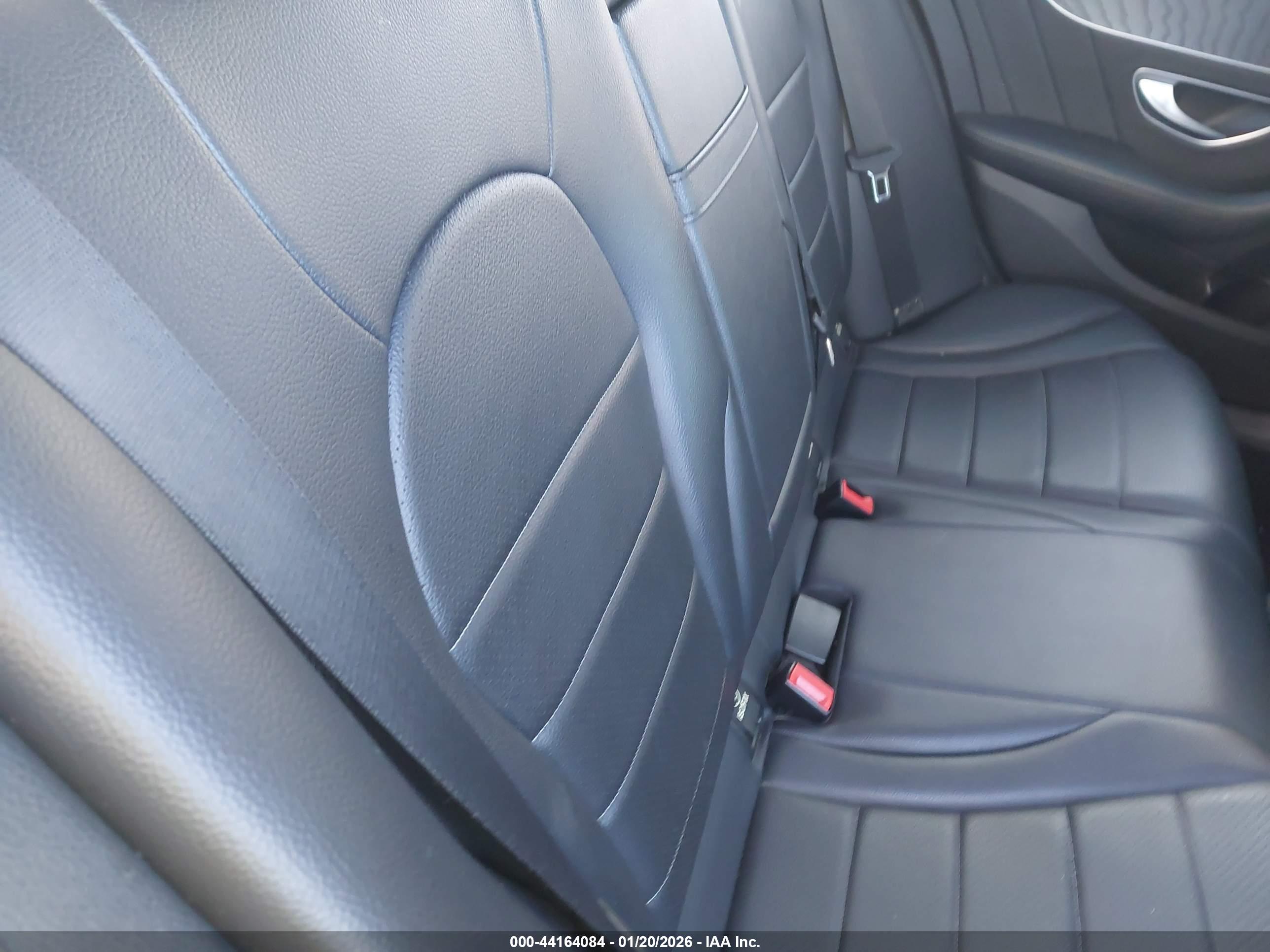 MERCEDES-BENZ C image 8