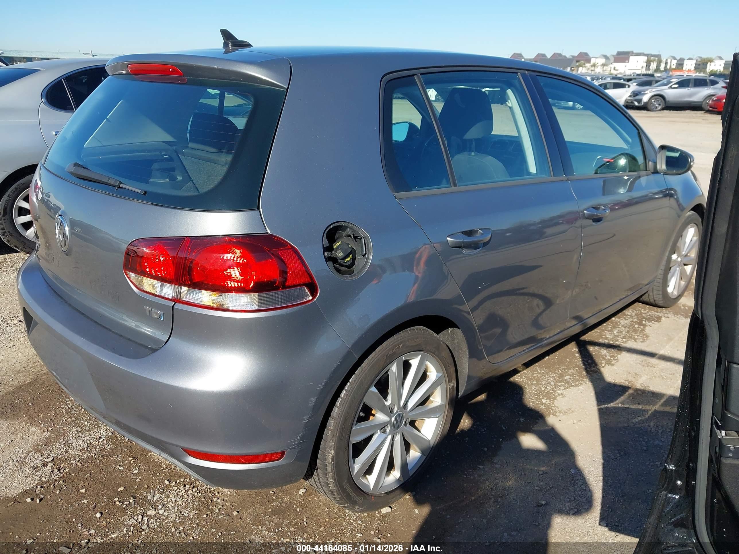 VOLKSWAGEN GOLF image 4
