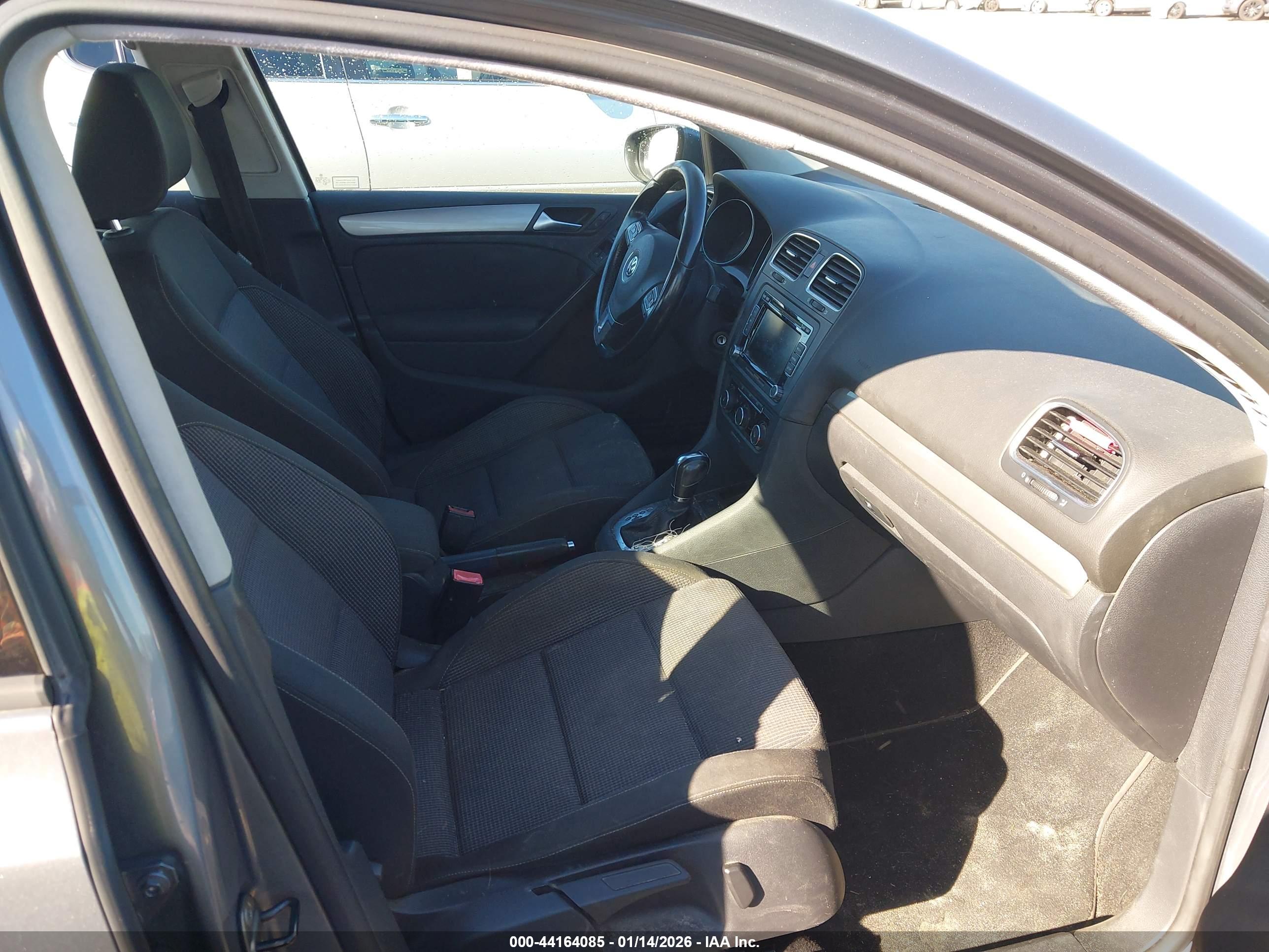 VOLKSWAGEN GOLF image 5