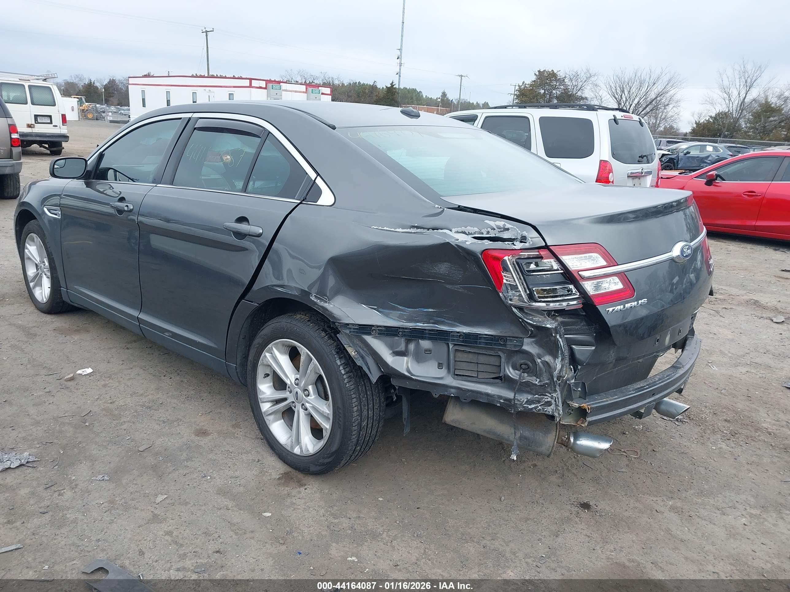 FORD TAURUS image 3