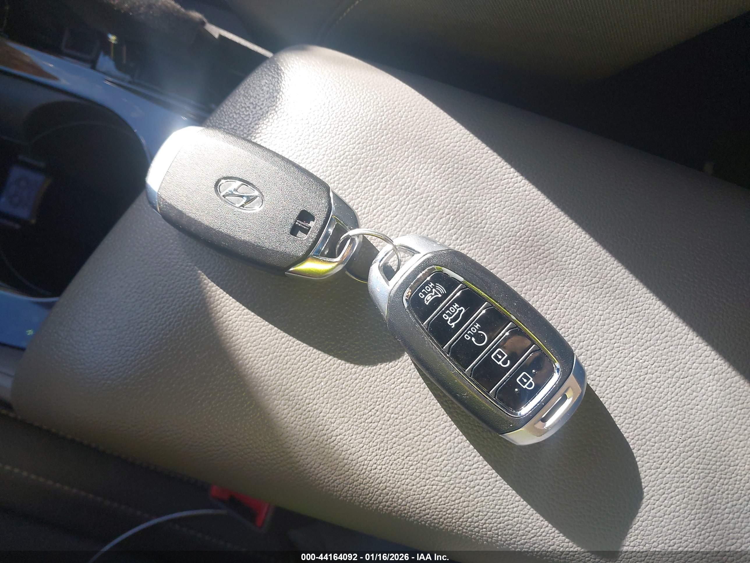 HYUNDAI ELANTRA image 11