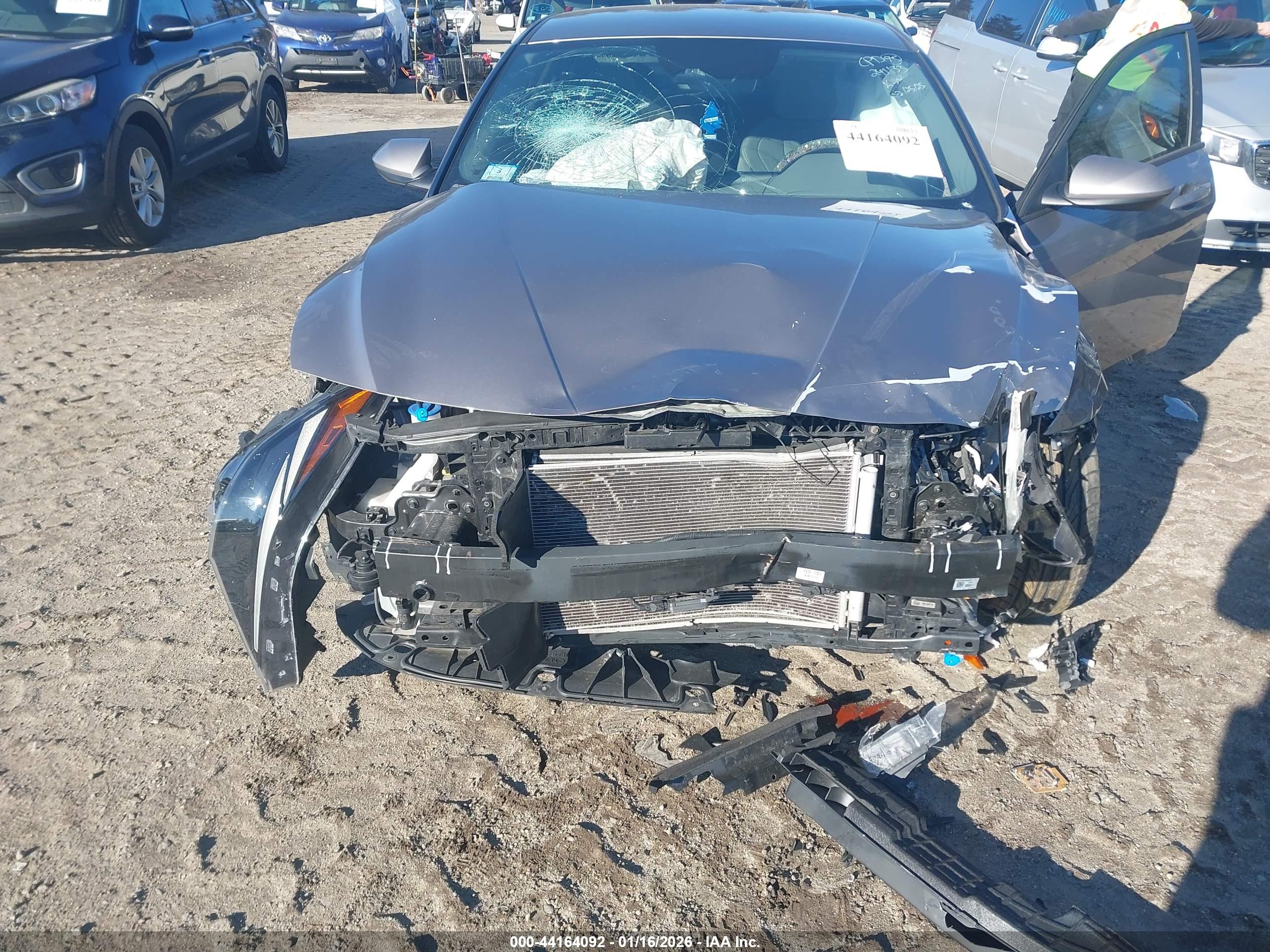 HYUNDAI ELANTRA image 6