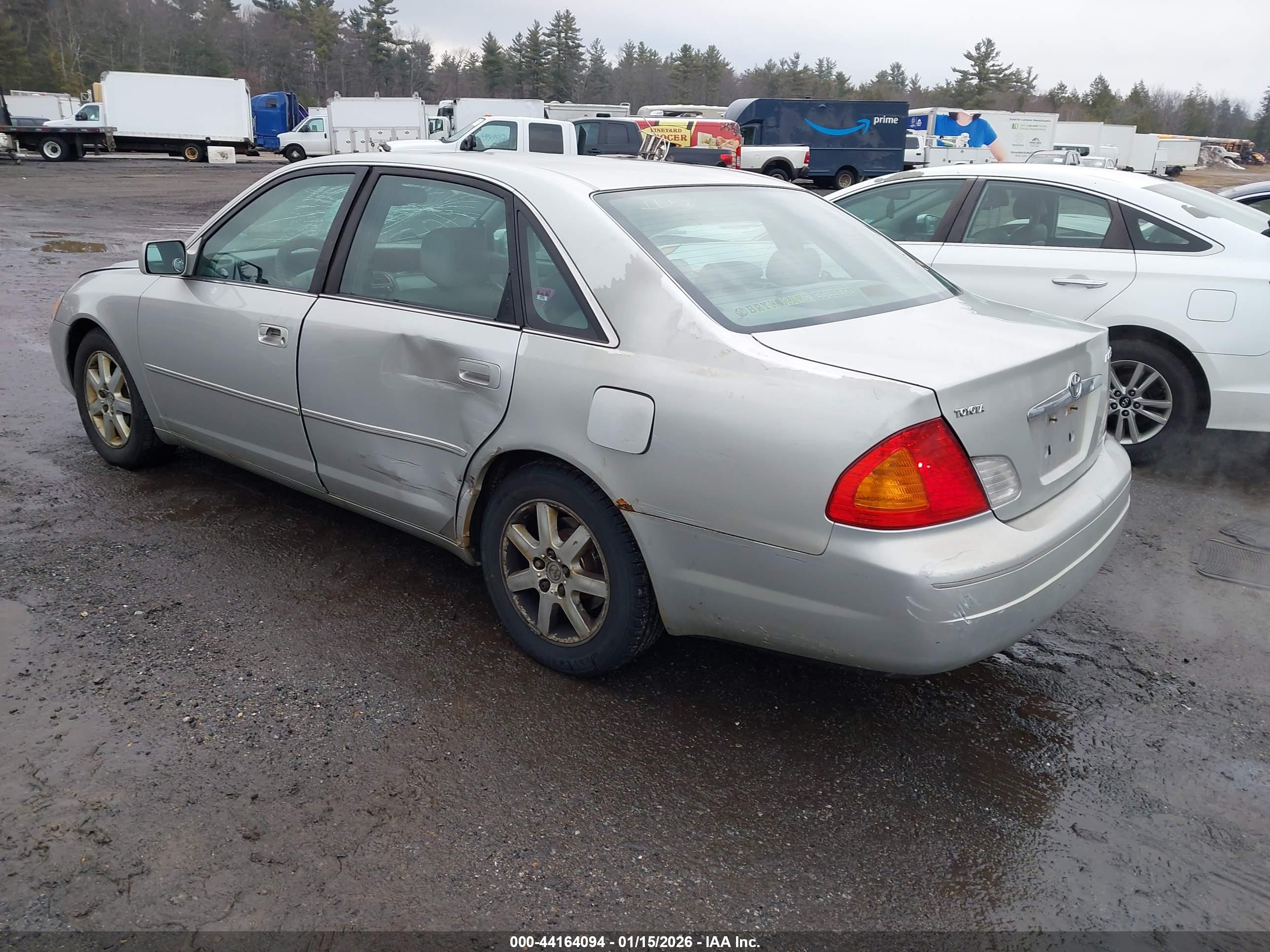 TOYOTA AVALON image 3