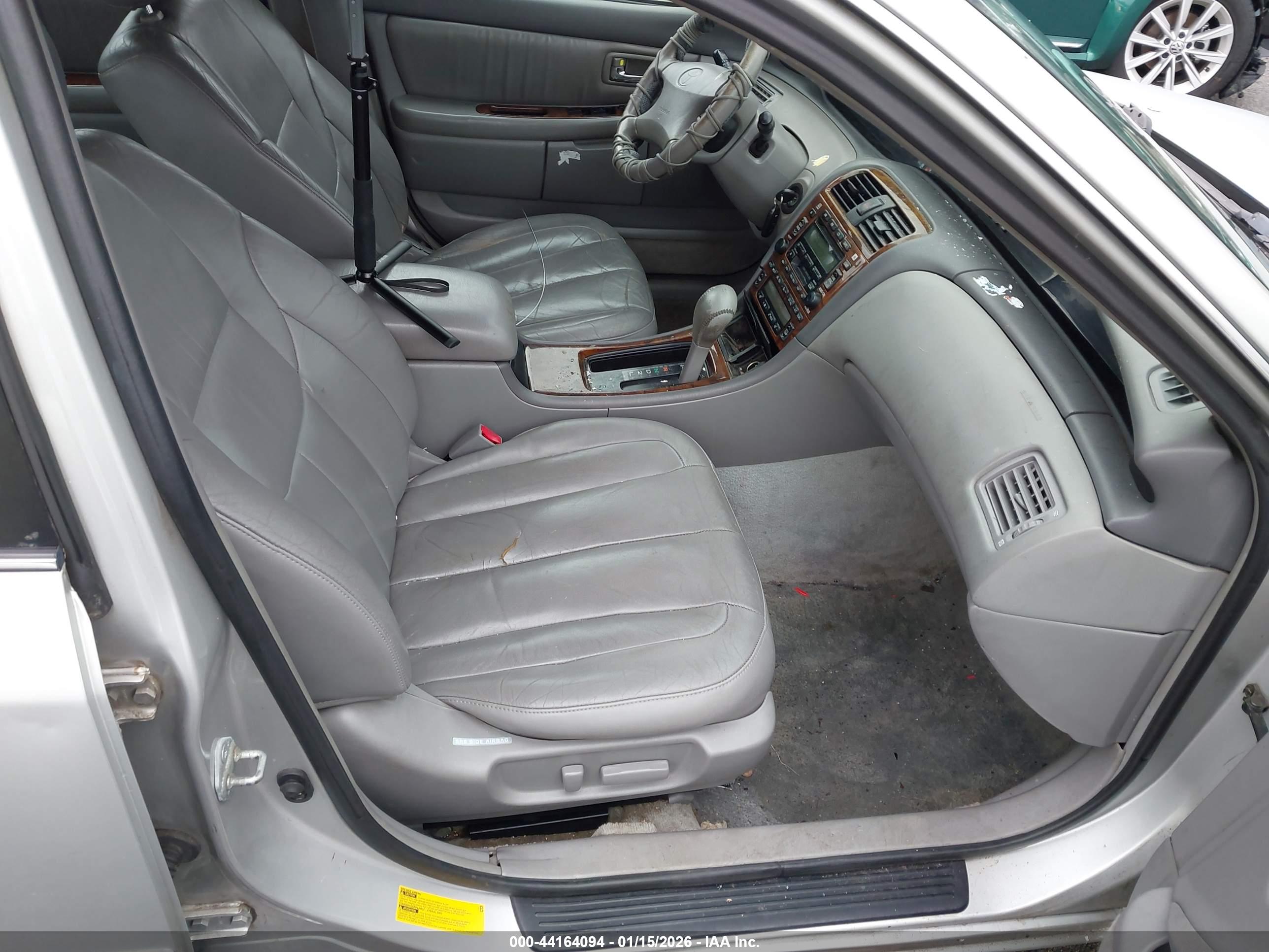 TOYOTA AVALON image 5