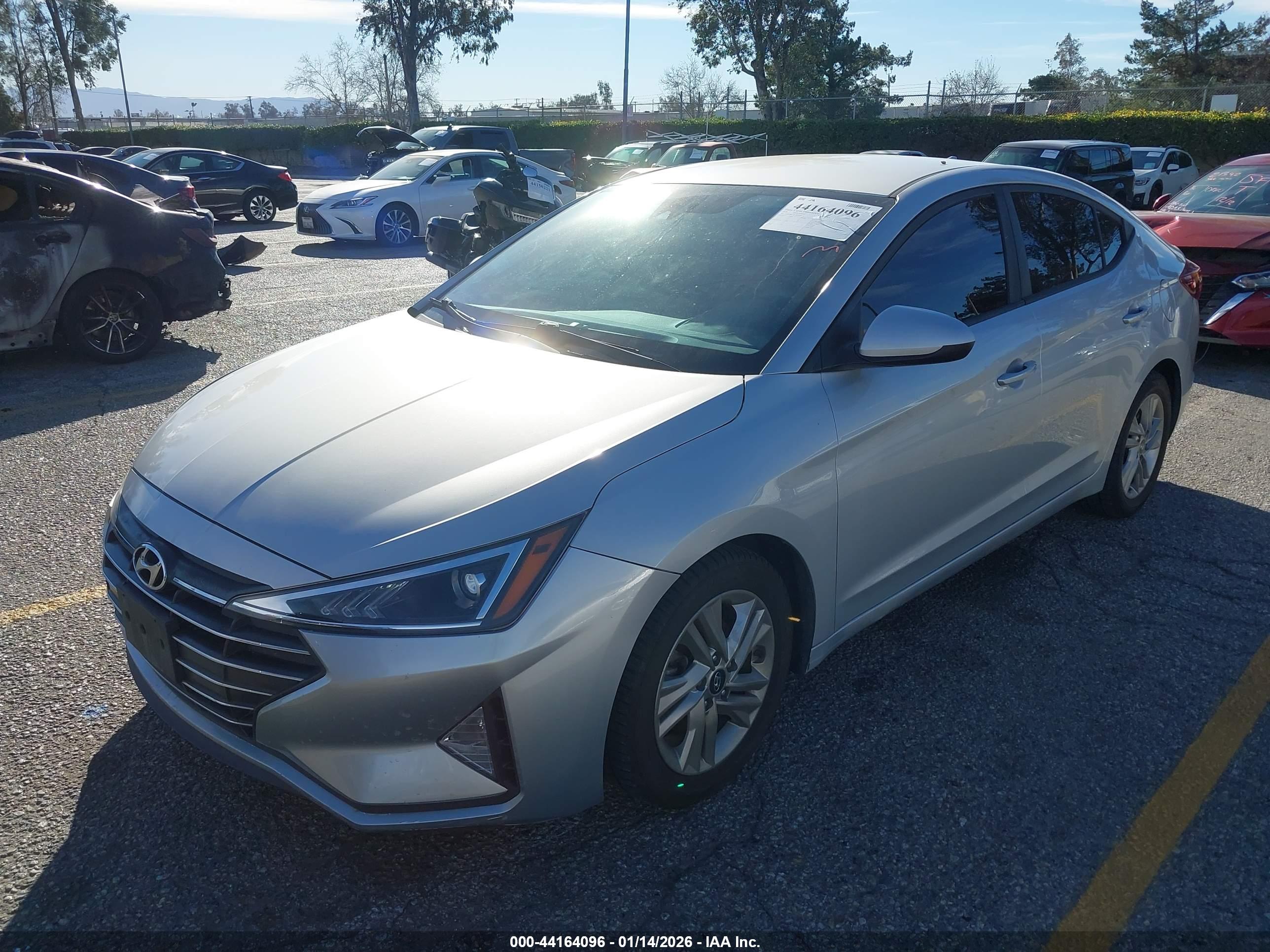 HYUNDAI ELANTRA image 2