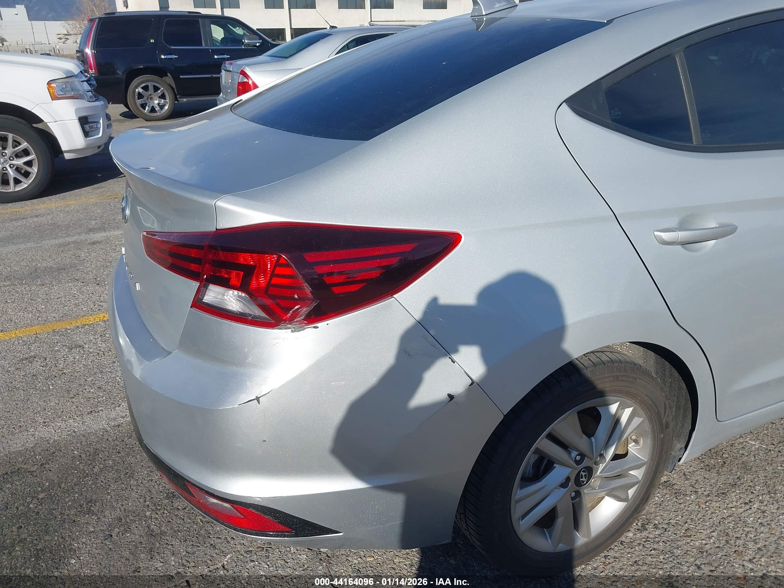HYUNDAI ELANTRA image 6
