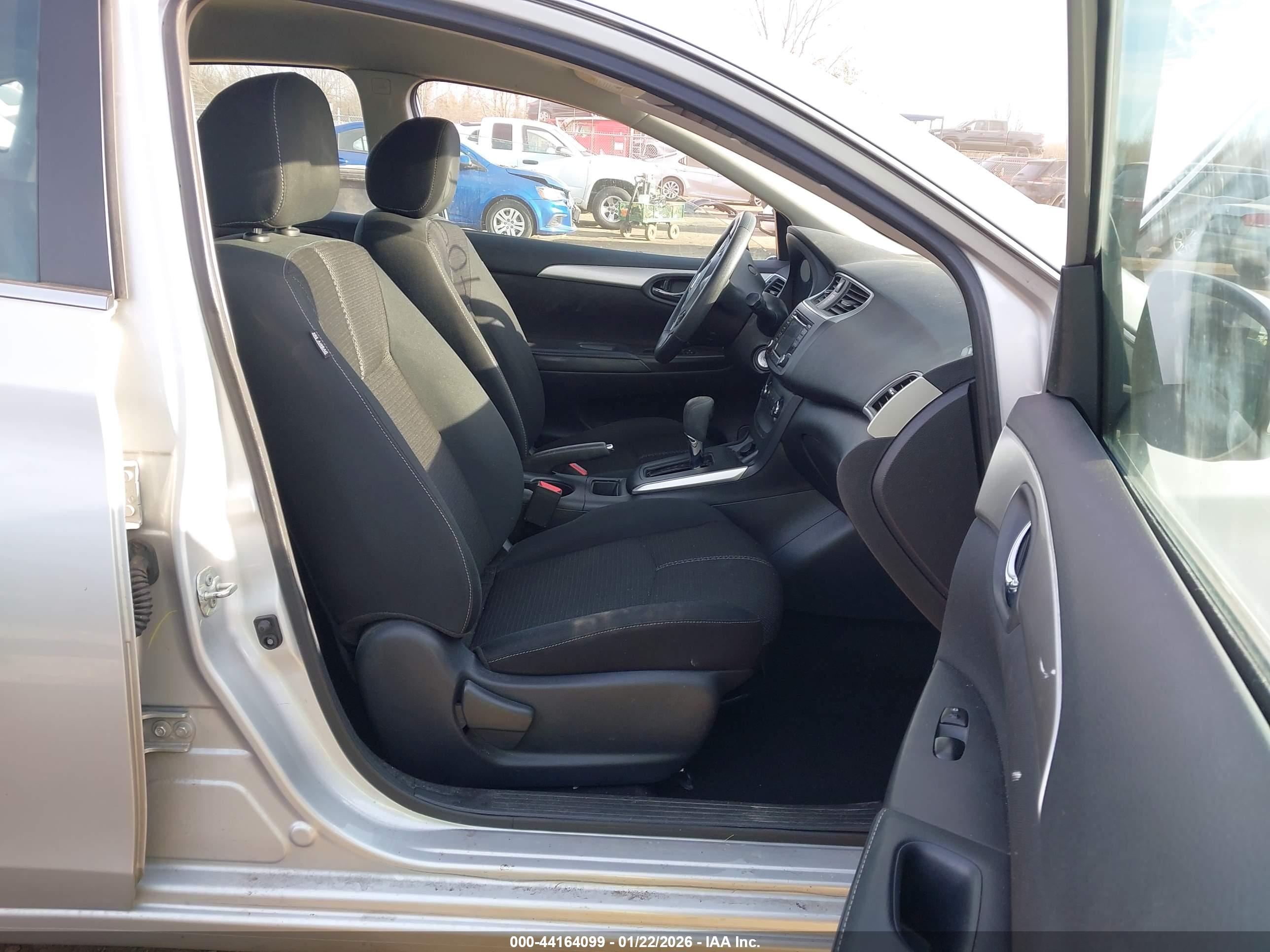 NISSAN SENTRA image 5